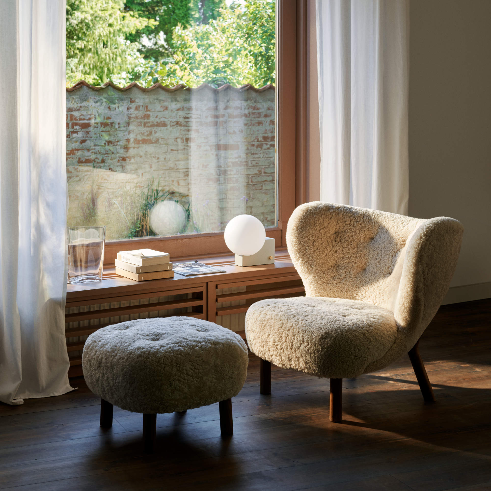 ATD1 Pouf - Walnut/Moonlight-2