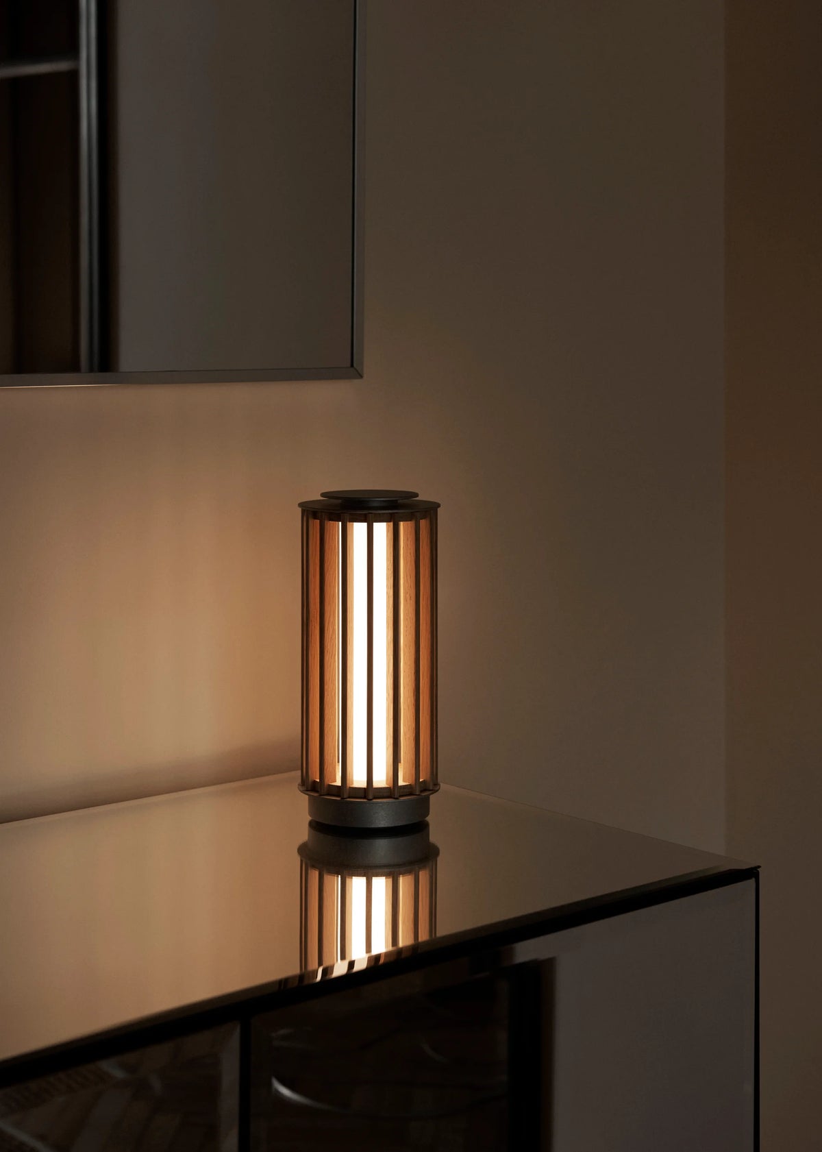 Numbra TY3 Portable Table Lamp - Aluminium/Oak-2
