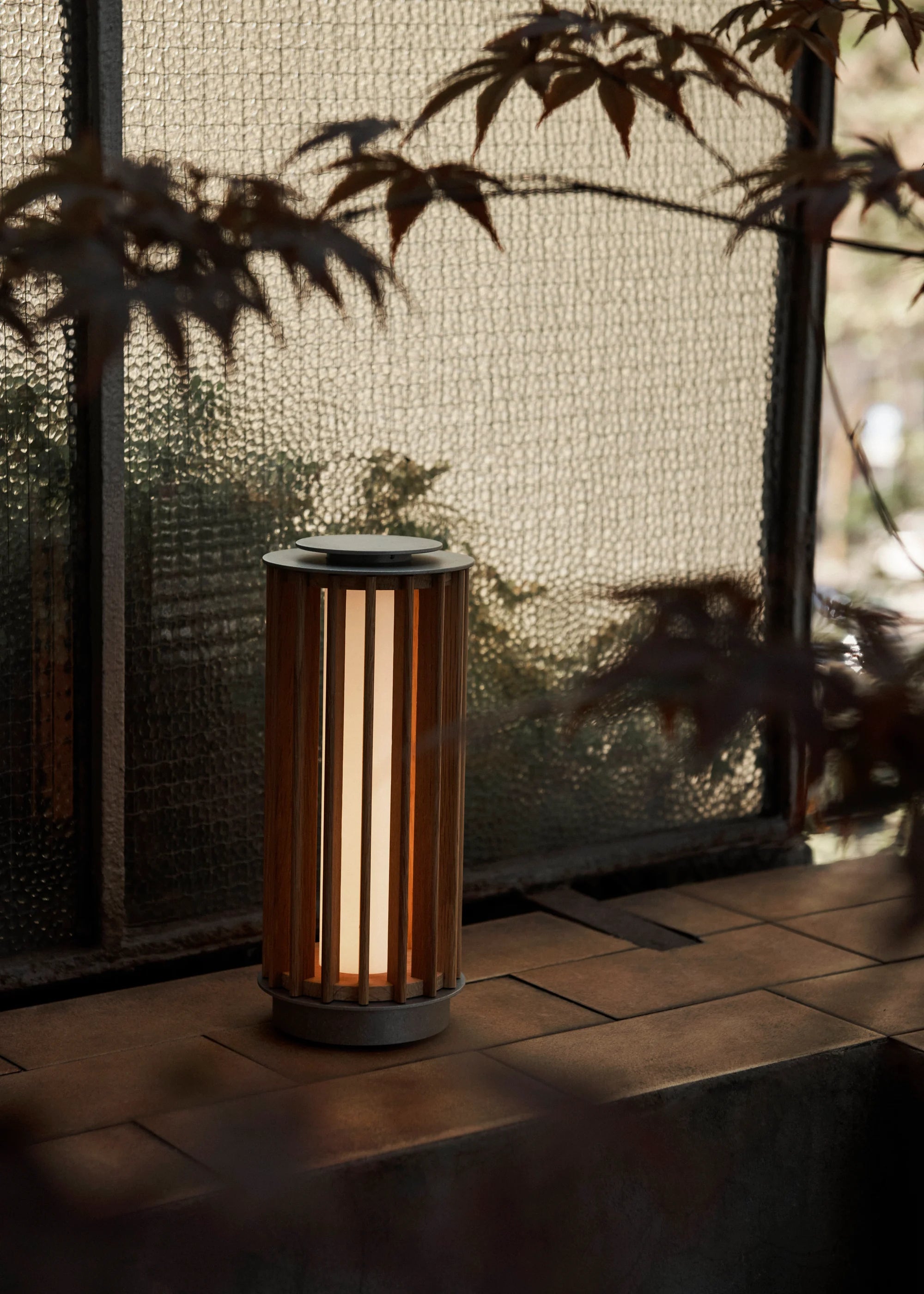Numbra TY3 Portable Table Lamp - Aluminium/Oak-8