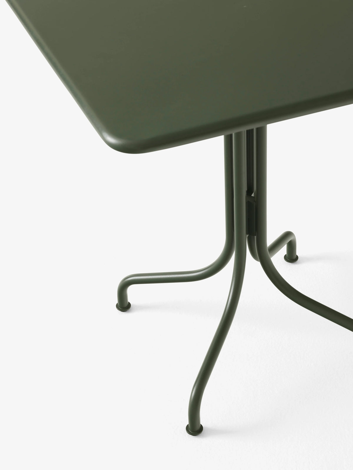 Thorvald SC97 Outdoor Dining Table - Bronze Green-3