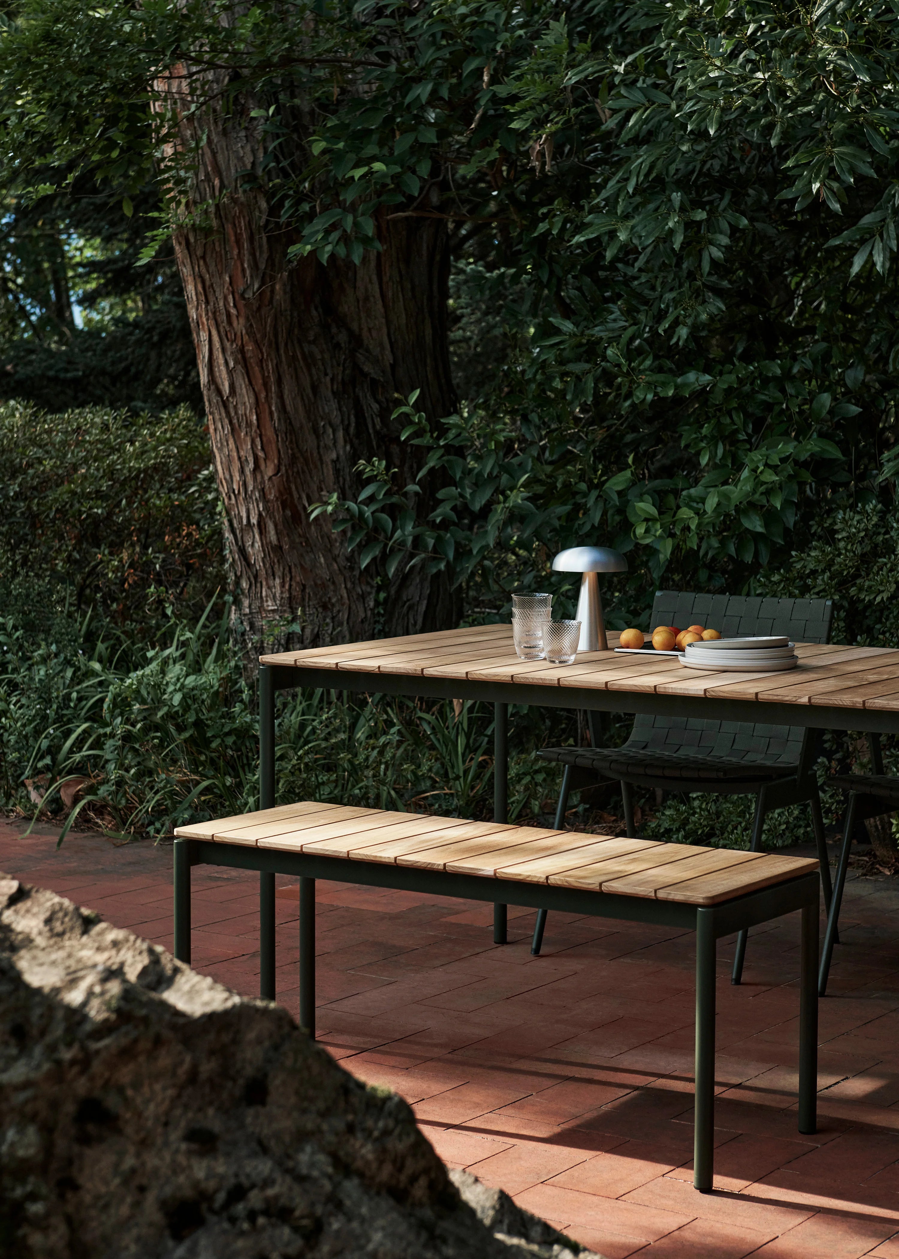 Ville AV27 Outdoor Bench - Warm Black-2
