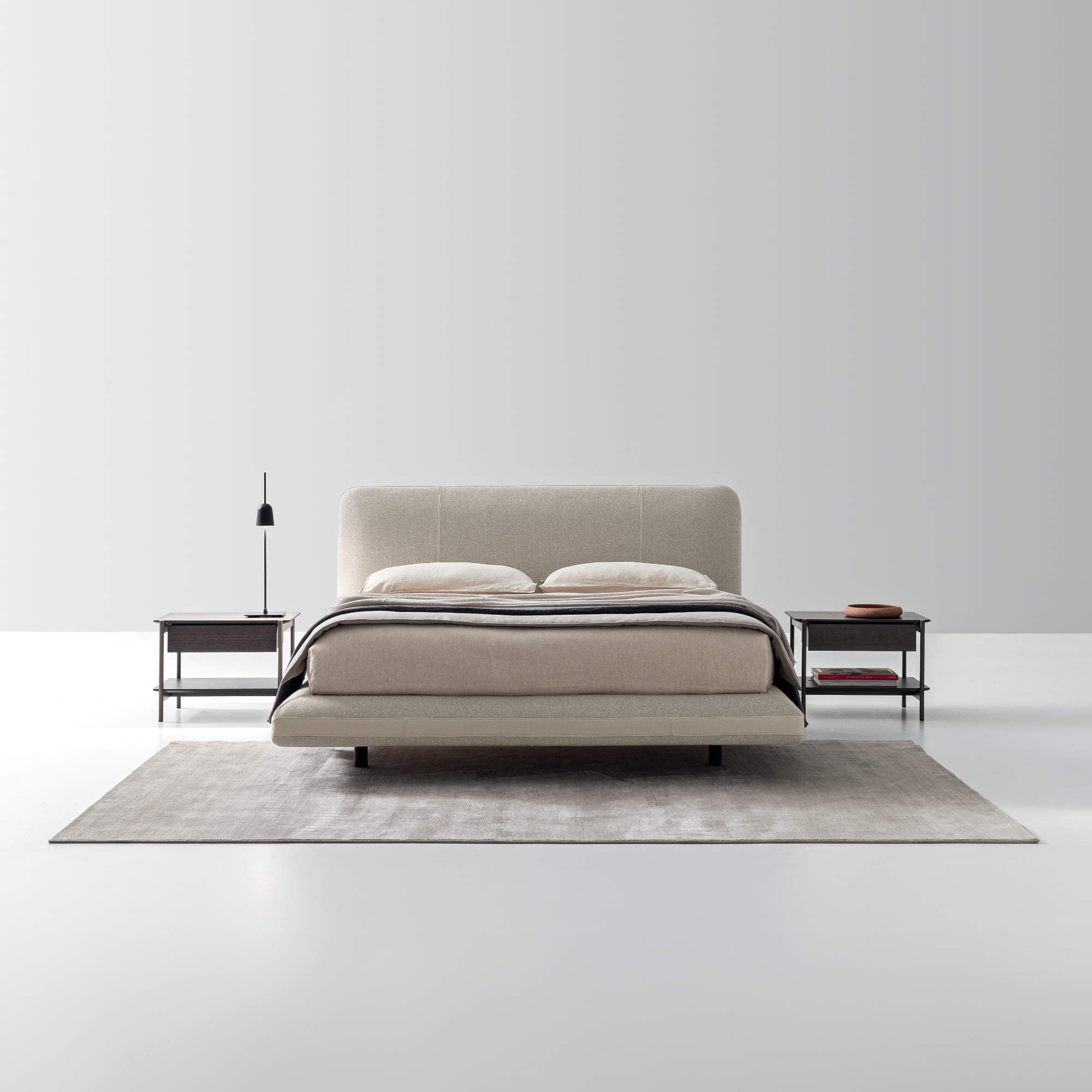 Avalon Mix 180 Bed - Leather Premium (Polar 212)/Fabric M (Malaga 01)