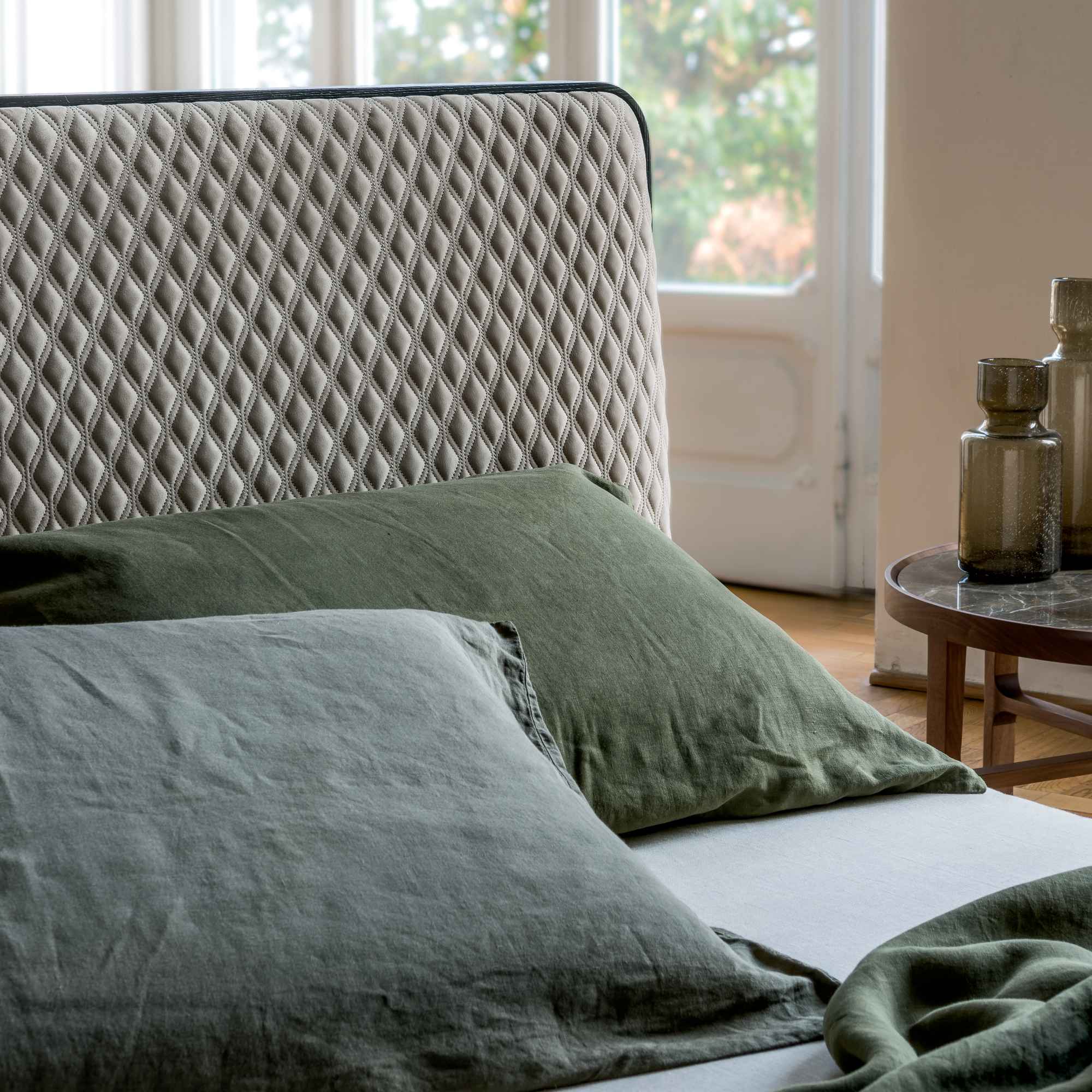 Bali 193 Bed - Grey Stained Ash/Leather (E 01 Essential)-6