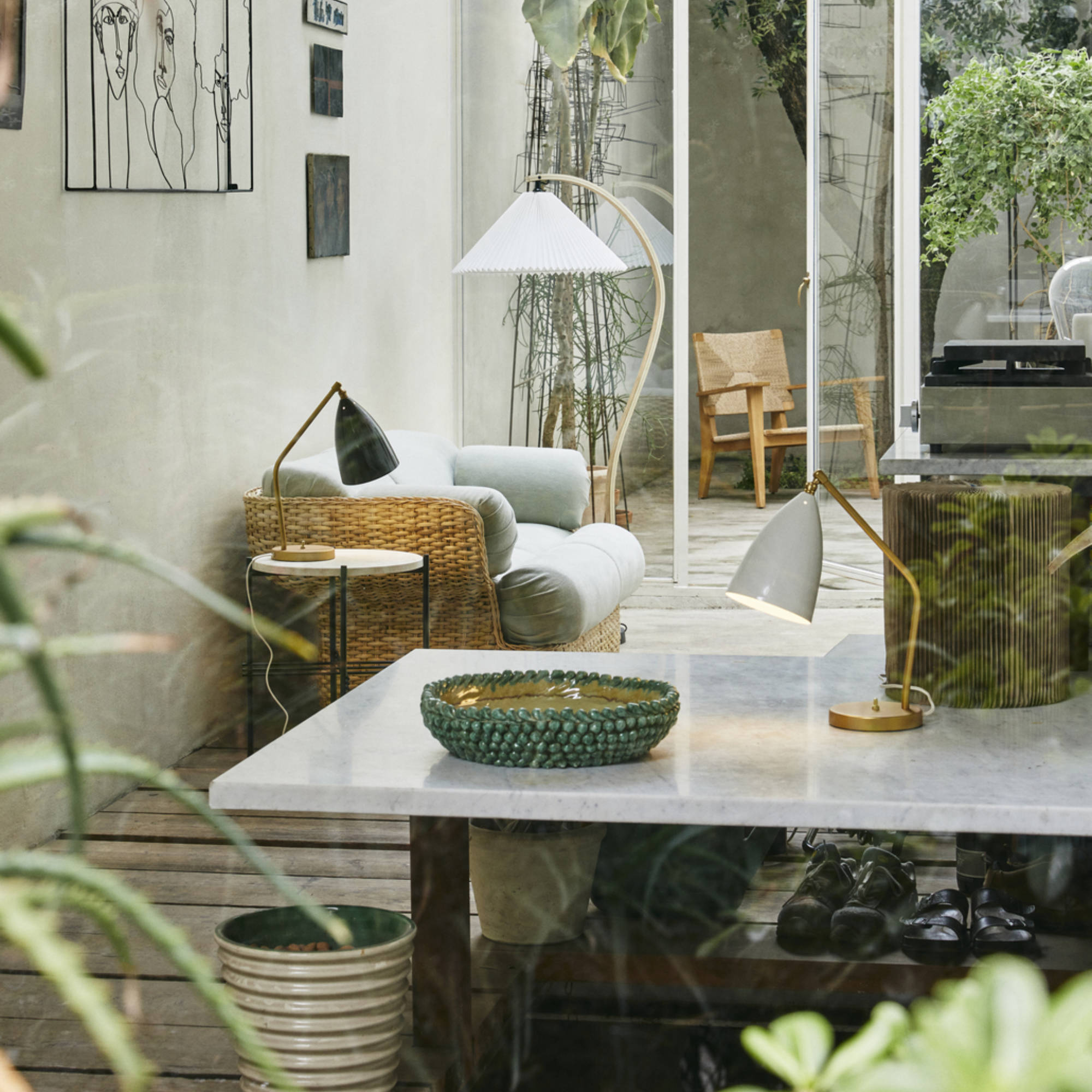 Basket 44005 Outdoor Sofa - Rattan/Fabric B (Drive 1115)