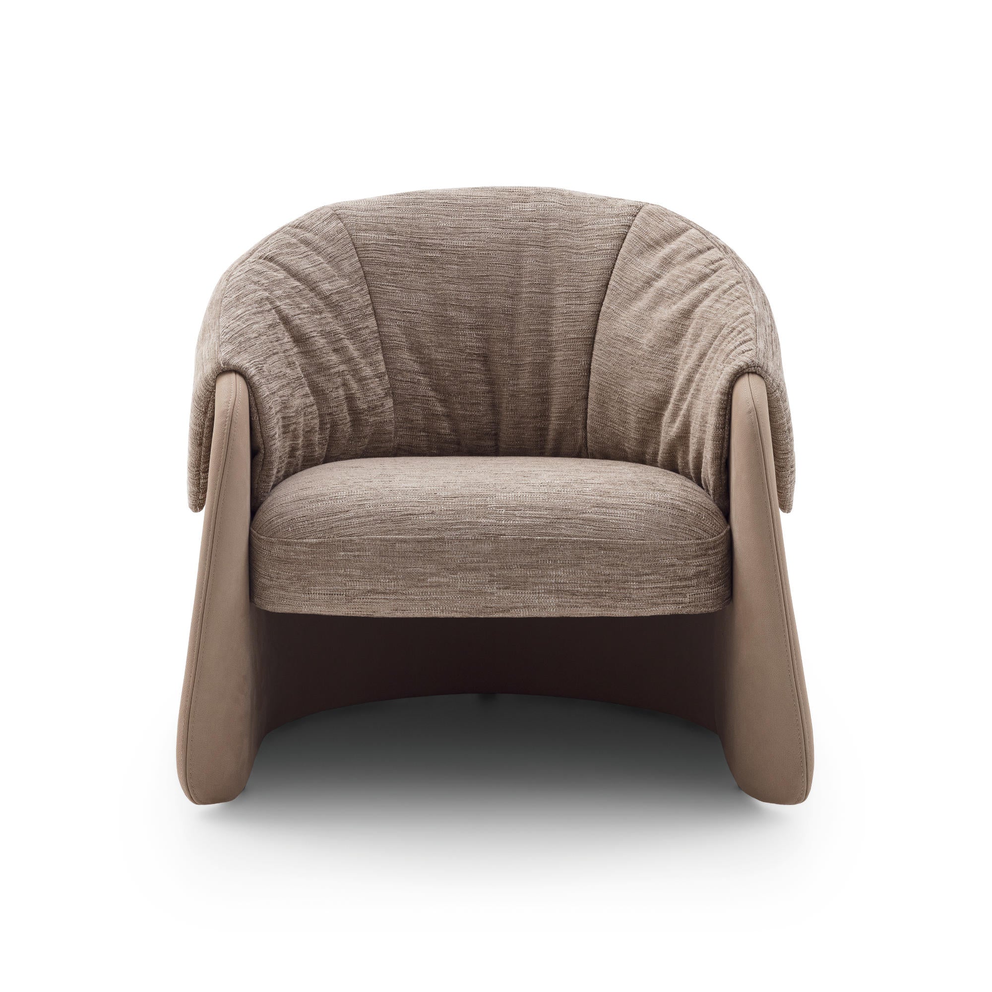 كرسي بذراعين بليزر P10M0 ميكس - جلد VIP (Vogue 403)/قماش U (Upside 106)-1