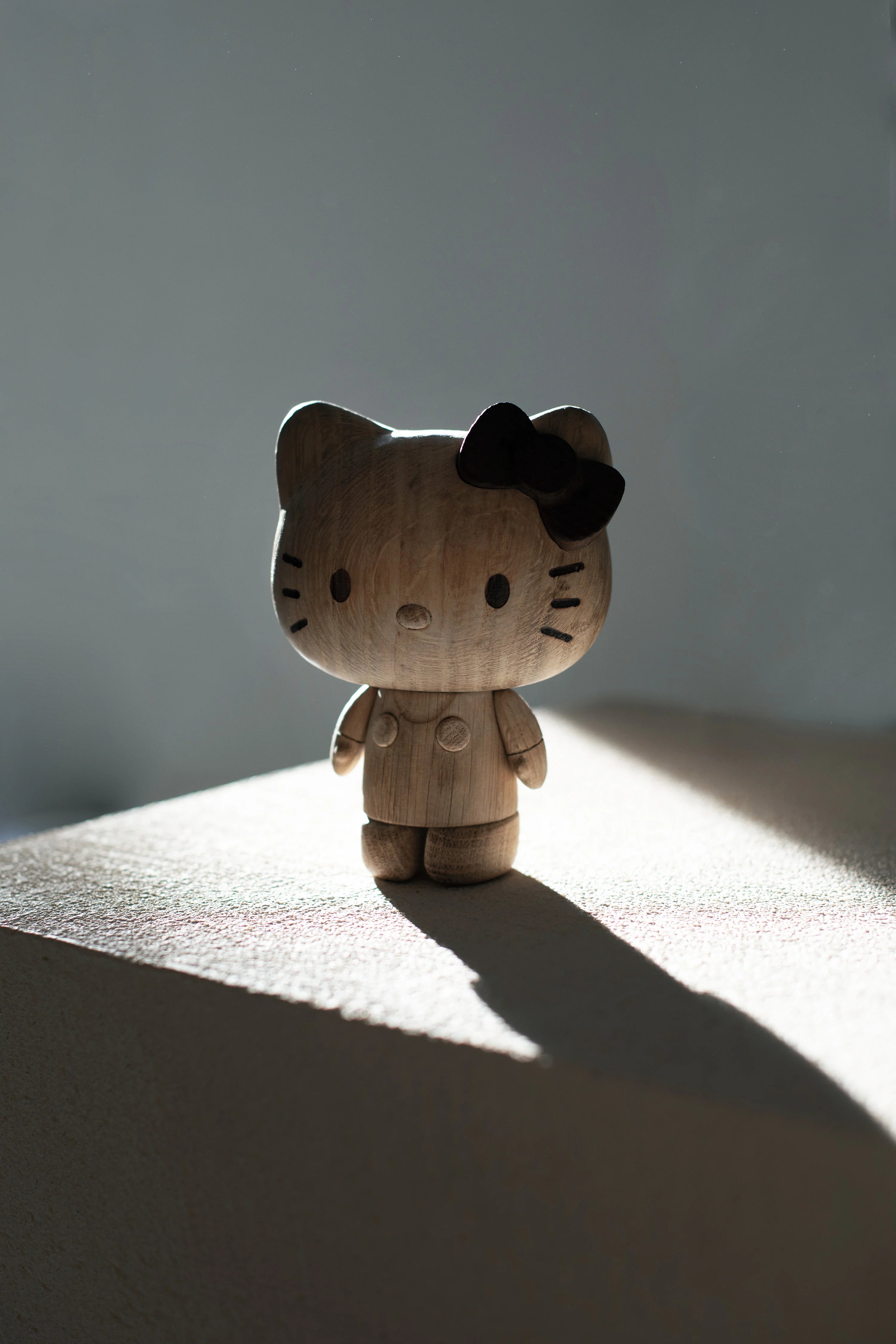 Hello Kitty - Small/Oak-2