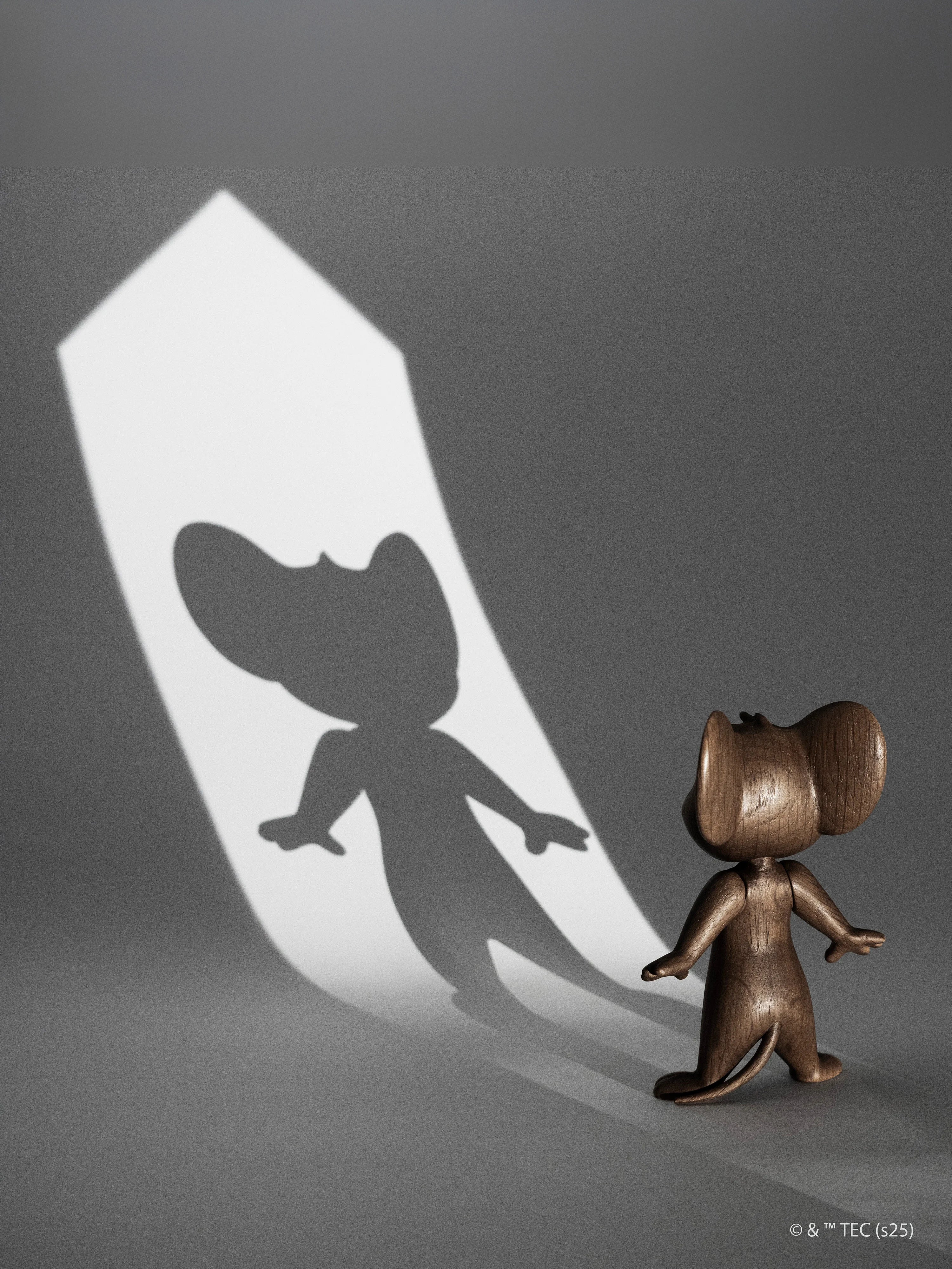 Tom and Jerry X Jerry - Large/White Oak/Smoke Stained Oak-9