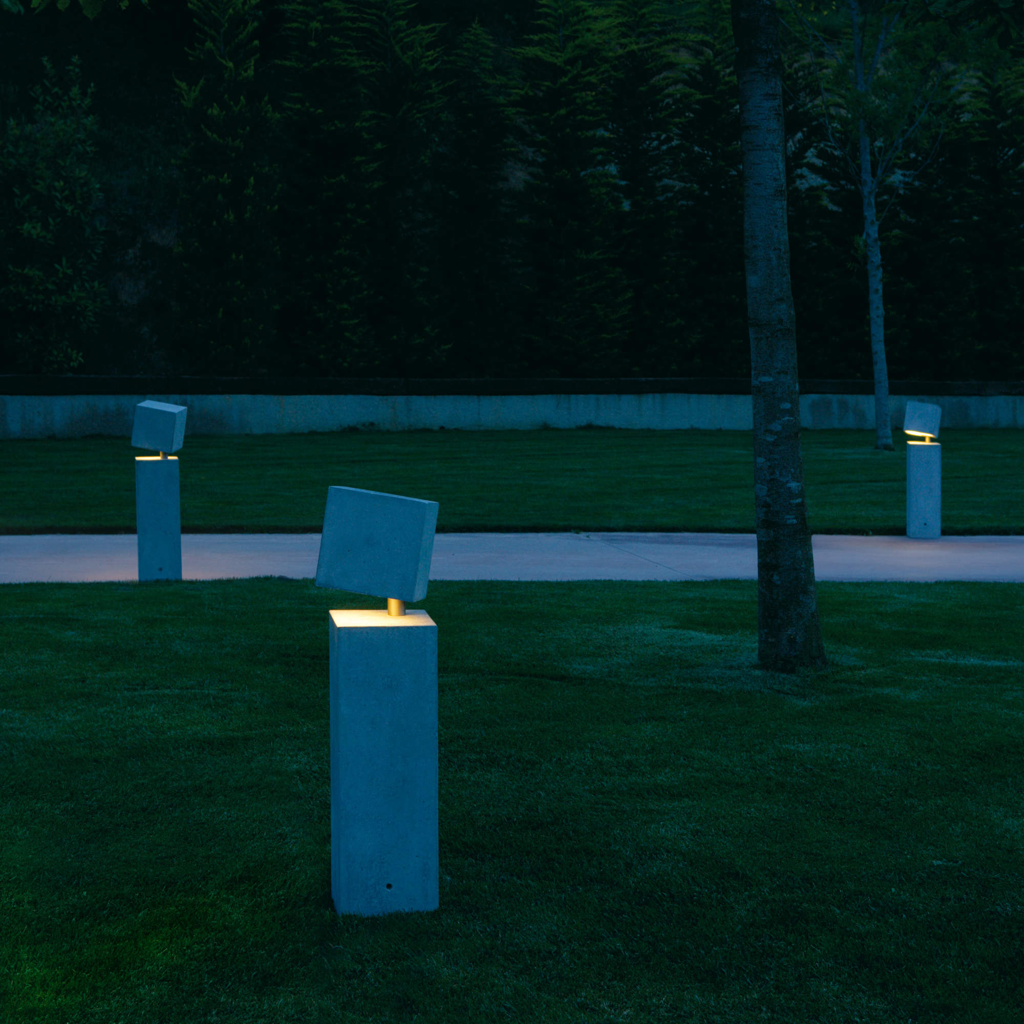 Break 4101 Outdoor Floor Lamp - Concrete