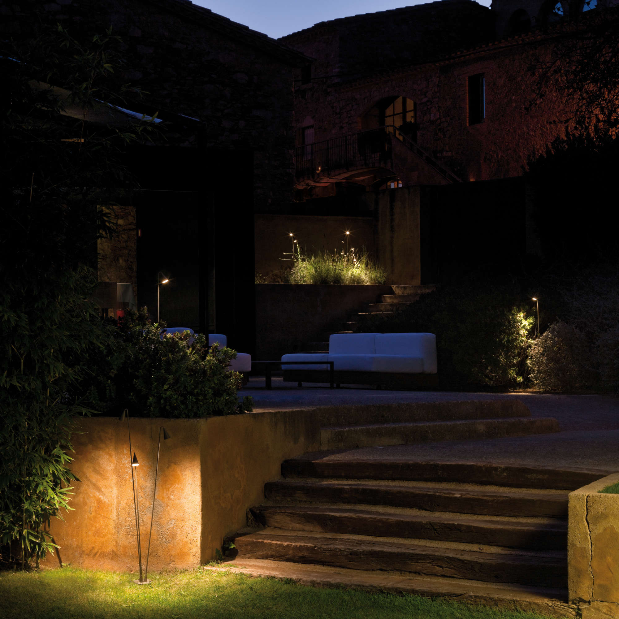 Brisa 4635 Outdoor Floor Lamp - Oxide