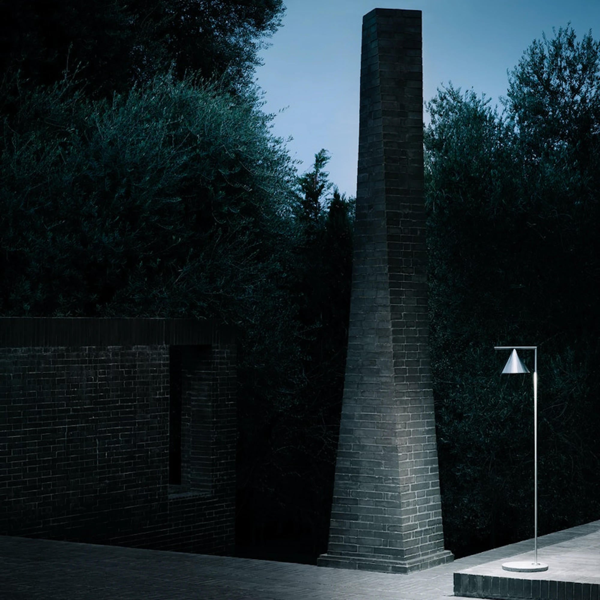 Captain Flint Outdoor Floor Lamp - Black/Black Lava