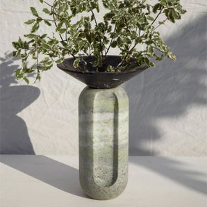 Cassius Vase - Noir Antique/Green Jade
