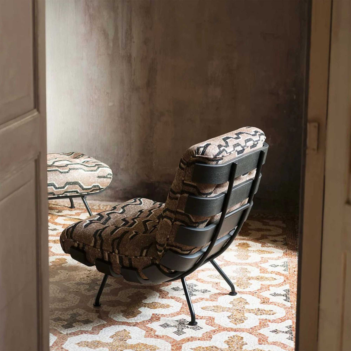Costela Armchair – 74x83 / Metal (Black) / Wood (Black Stained T121) / Leather V (Super Vigne 03)-4