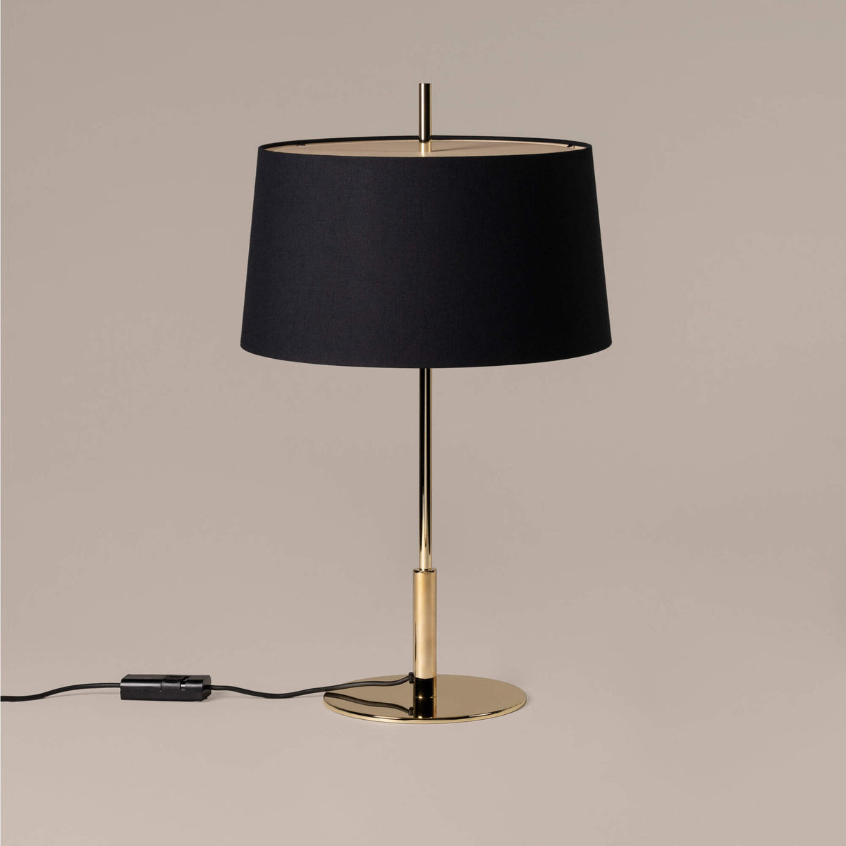 Diana Table Lamp – 45x78 / Shiny Gold/Stone Parchment / Black Linen-2