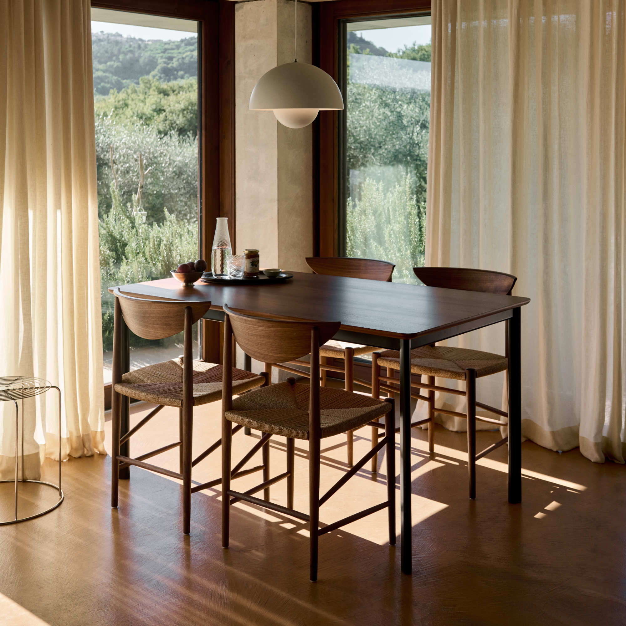 Drip HW115 Dining Table - Black/Walnut