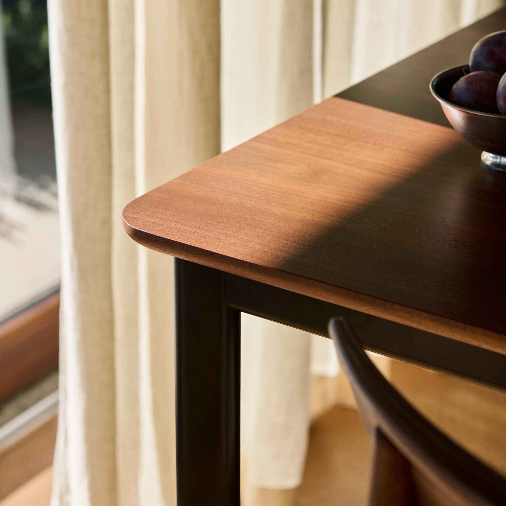 Drip HW115 Dining Table - Black/Walnut-3