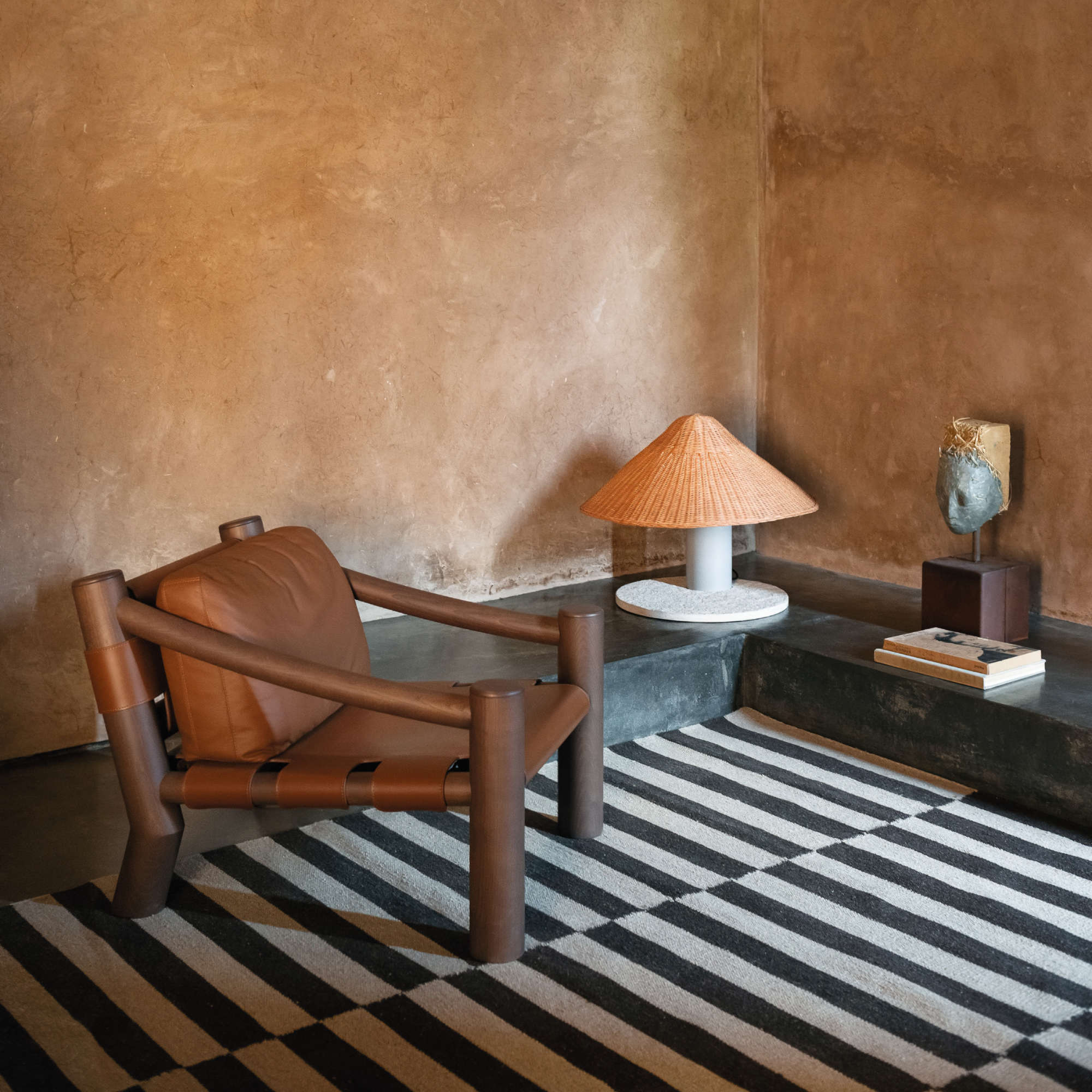 Elephant 0ELPPL084 Armchair - Walnut/Hide