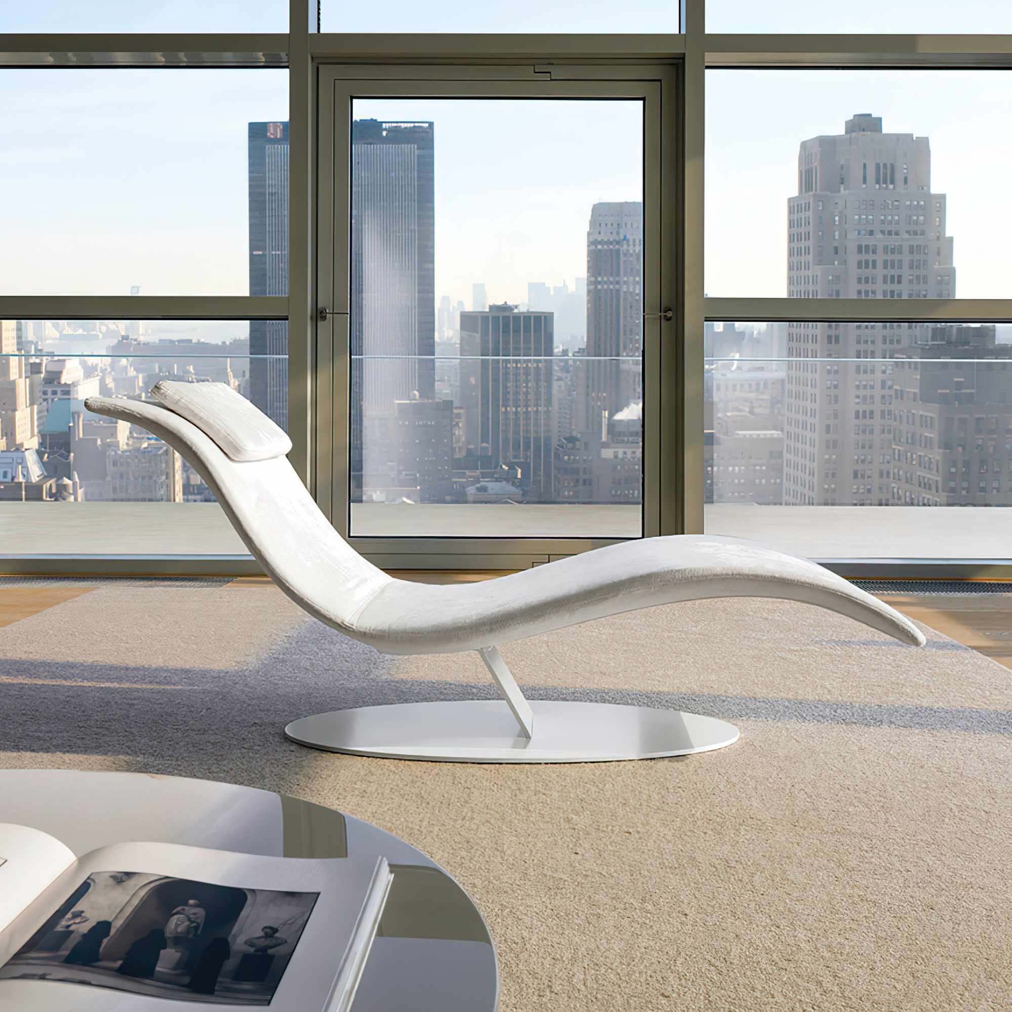 Eli Fly Chaise Lounge - Gloss Black/Leather Y (Luxury 807 Nero)