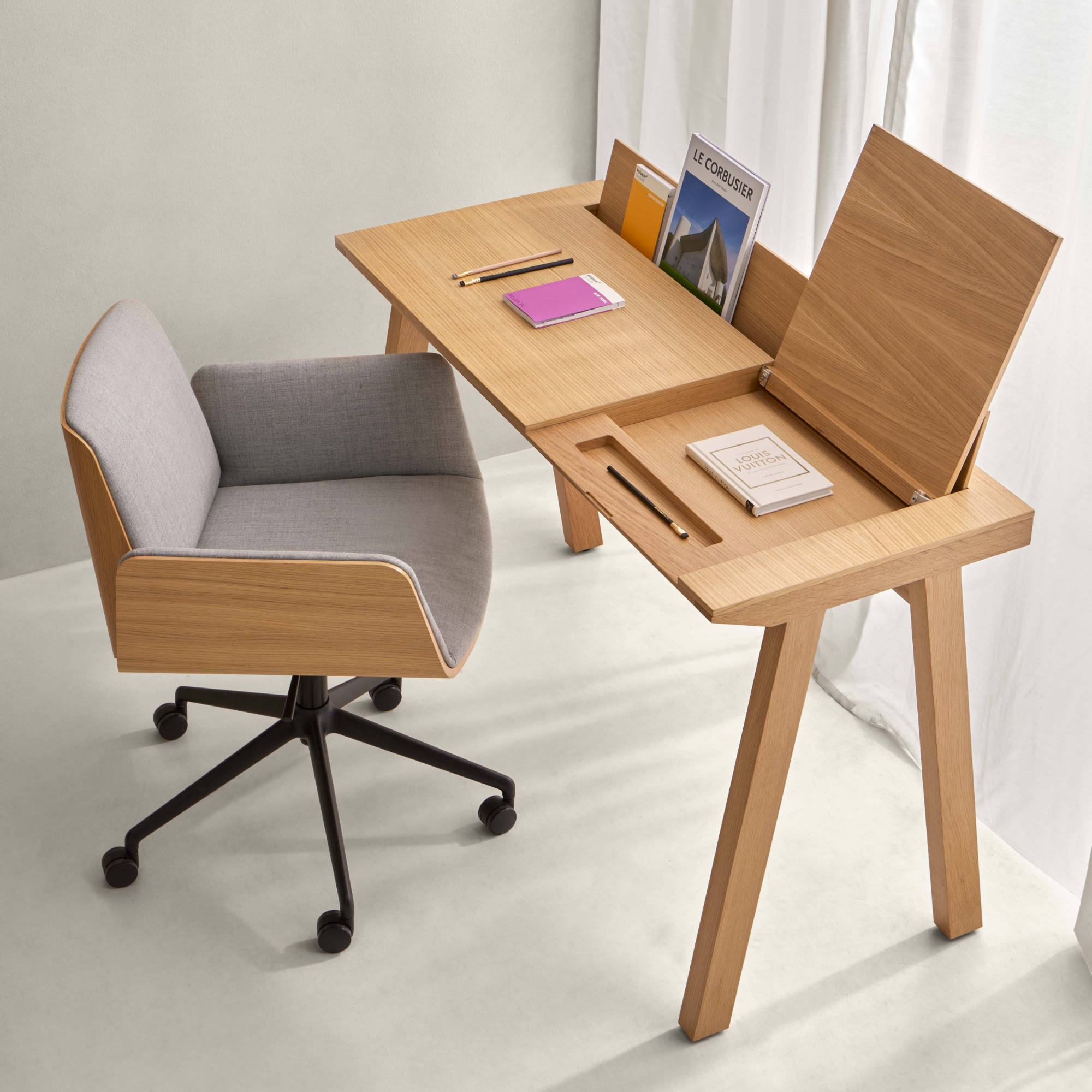 Ernest ERN101 Desk - Supermatt Oak