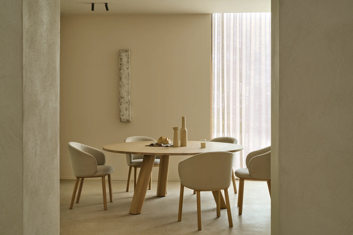 Unda 50701 Dining Table - Oak