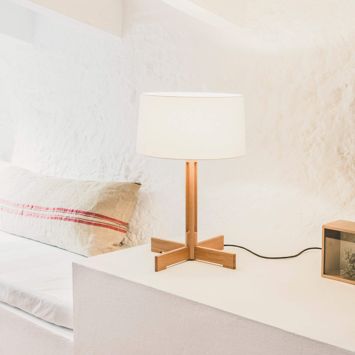 FAD Table Lamp – 40x61 / Wood (Natural Oak) / White Linen-5