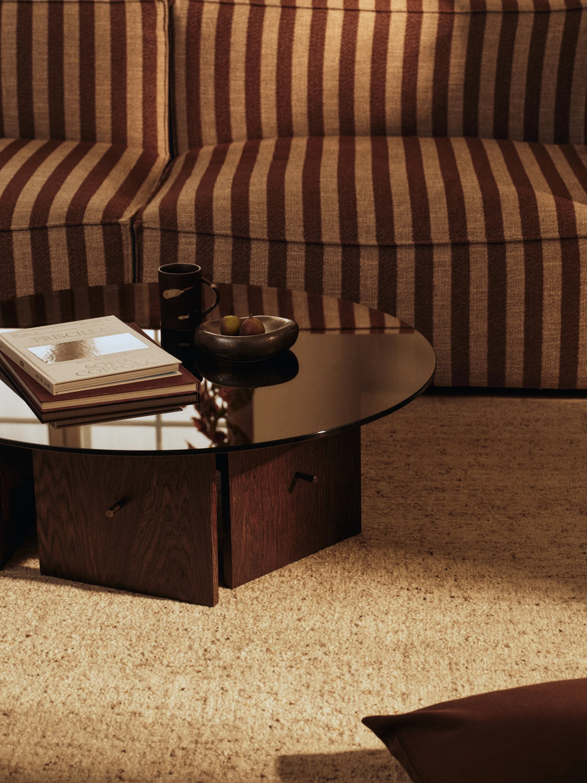 Aukko 90 Coffee Table - Dark Stained Oak/Tinted Glass-2