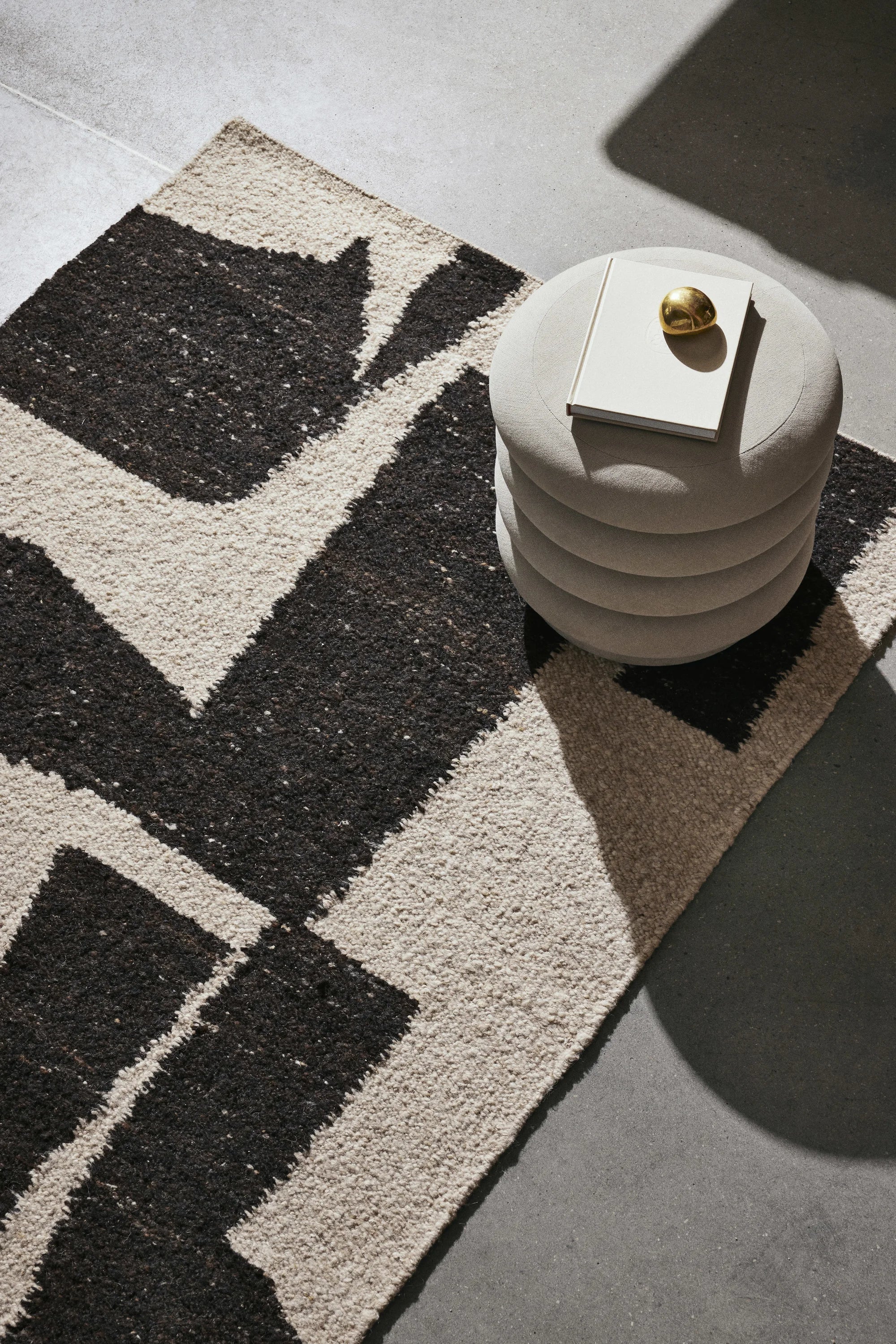 Piece Rug - Off-White/Coffee - 200x300-2