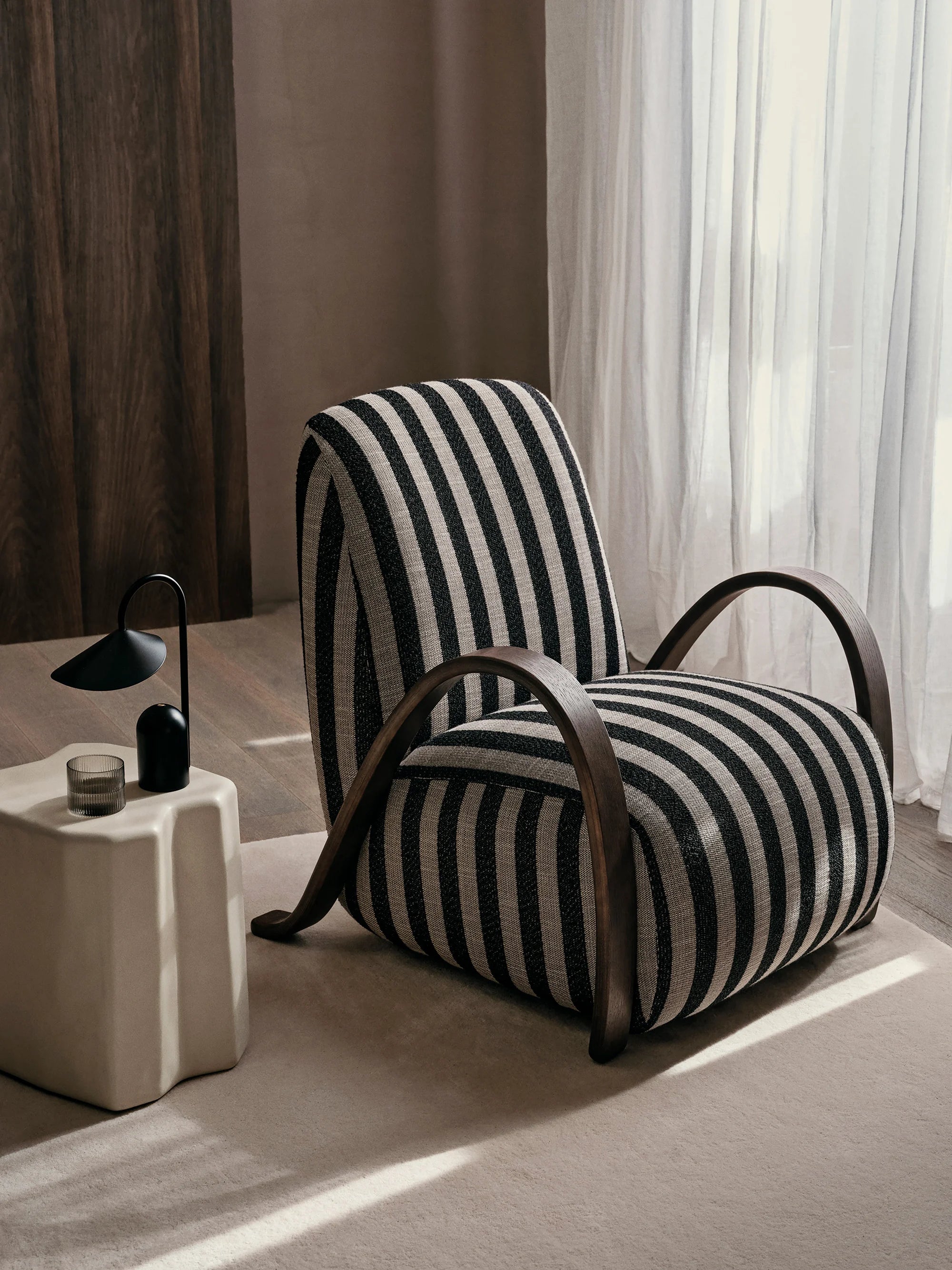 Buur Lounge Chair - Dark Stained Oak/Fabric (Louisiana Sand Black)