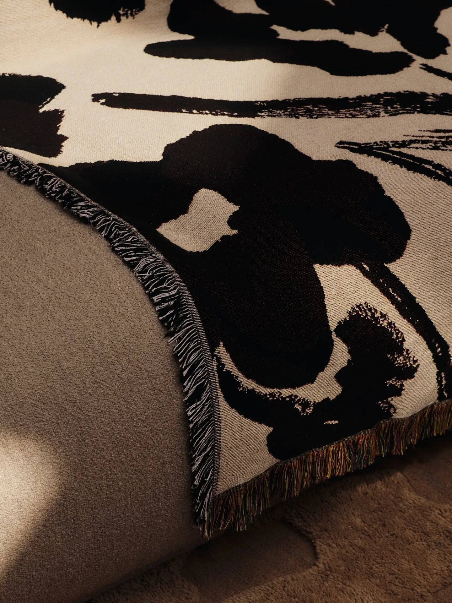 Cilla Tapestry Blanket - Off White/Dark Grape-2