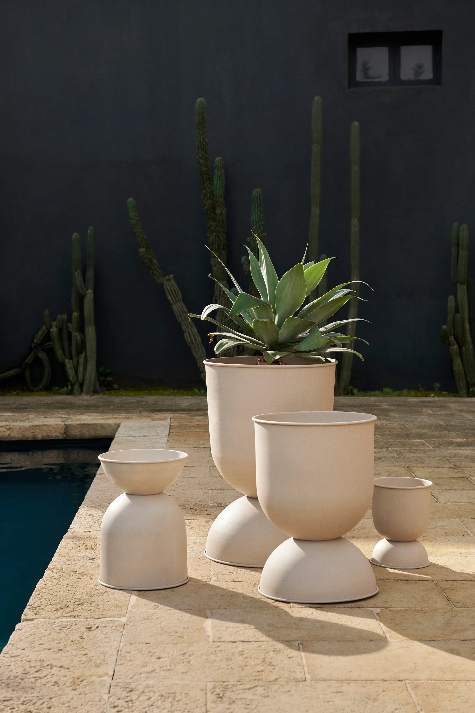 Hourglass Pot - Small/Cashmere-2