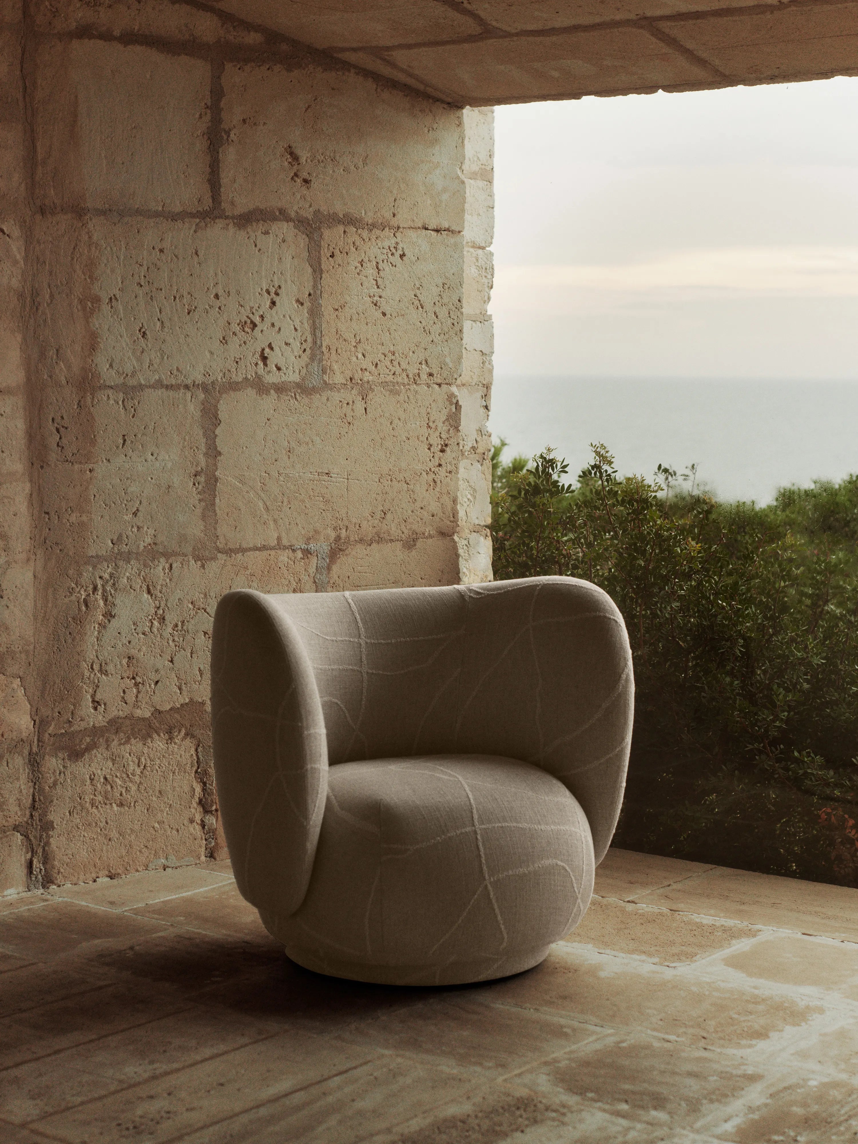 Rico Swivel Lounge Chair - Fabric (Can Lis)-3