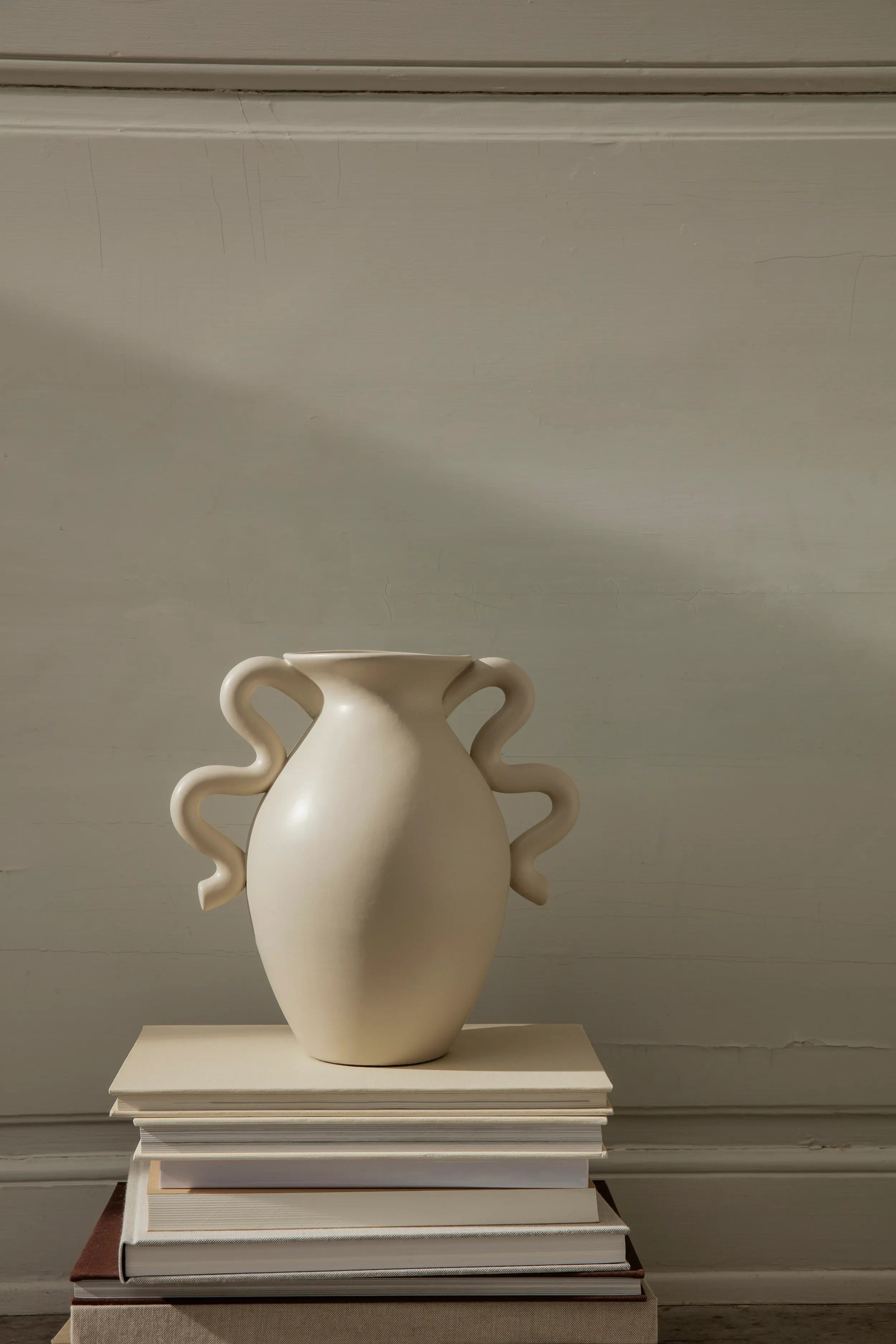 Verso Table Vase - Cream-3