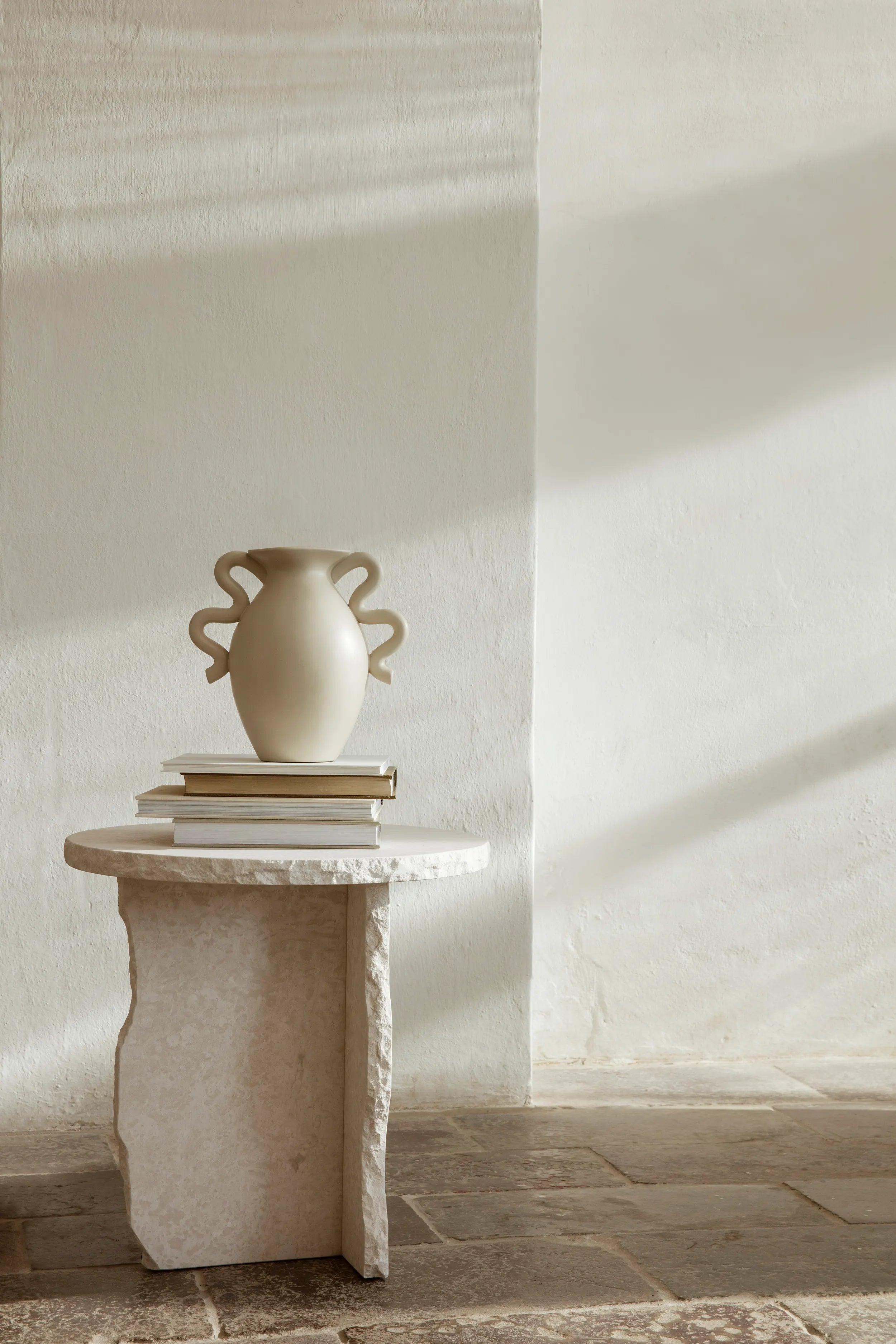 Verso Table Vase - Cream-4