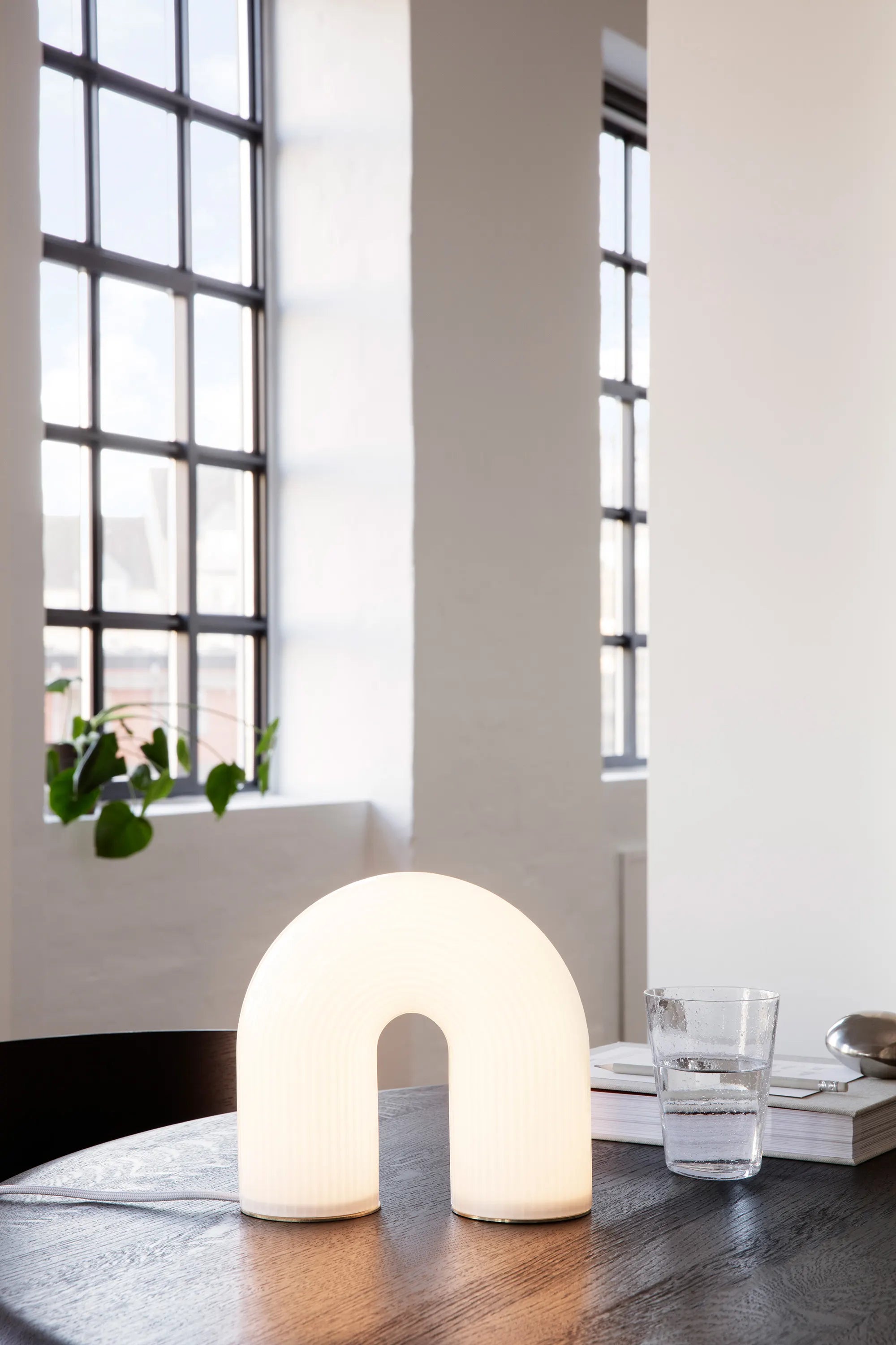 Vuelta Table Lamp - White-5