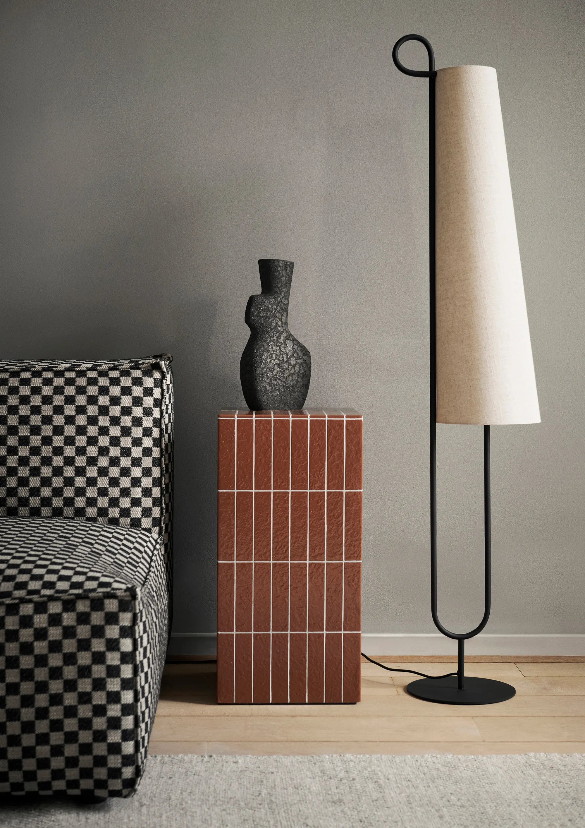 Yara Vase - Medium/Rustic Iron-2