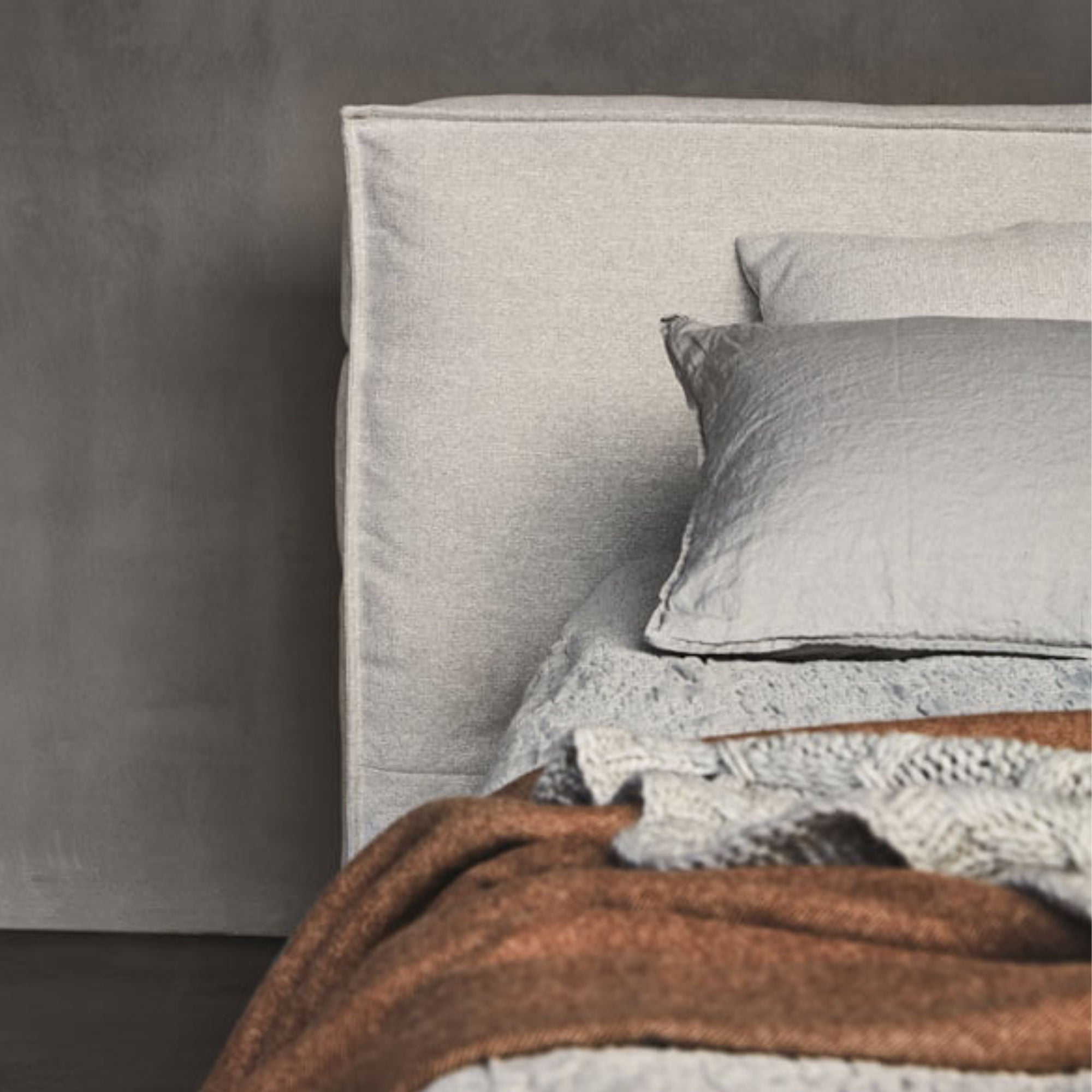 Flann 2.0 180 Bed - Fabric P (Petra 040)-4