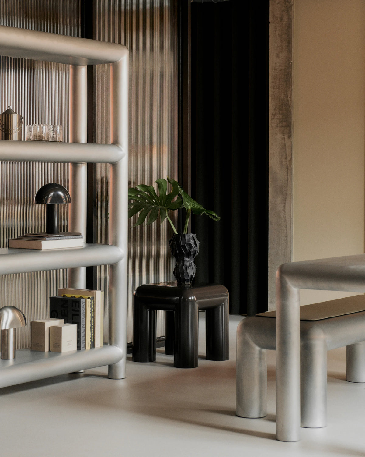 Cubio 120 Bench - Raw Aluminium/Leather (Sevilla Light Grey)