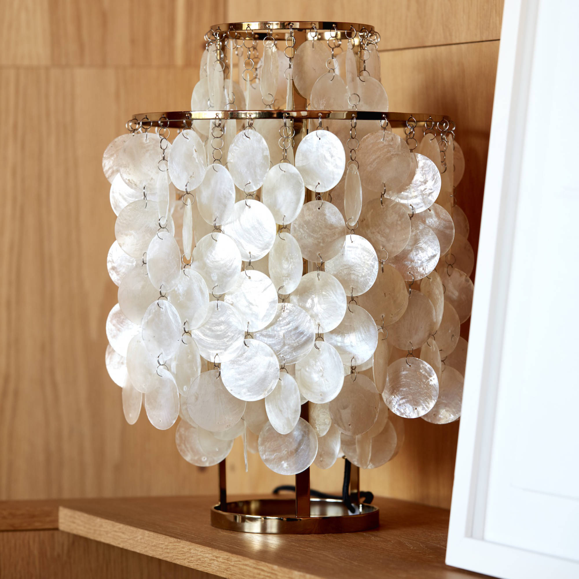Fun 2TM 27 Table Lamp - Chrome/Seashell