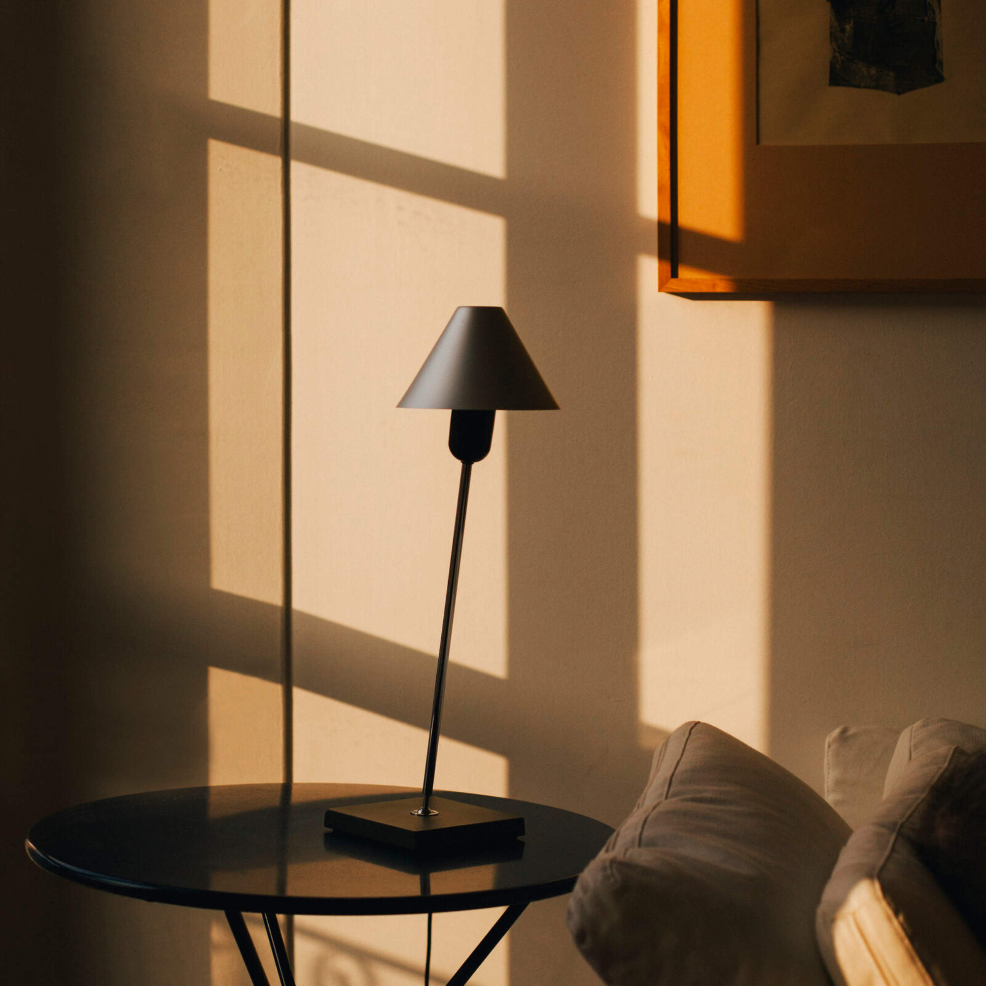 Gira Table Lamp - Black-5