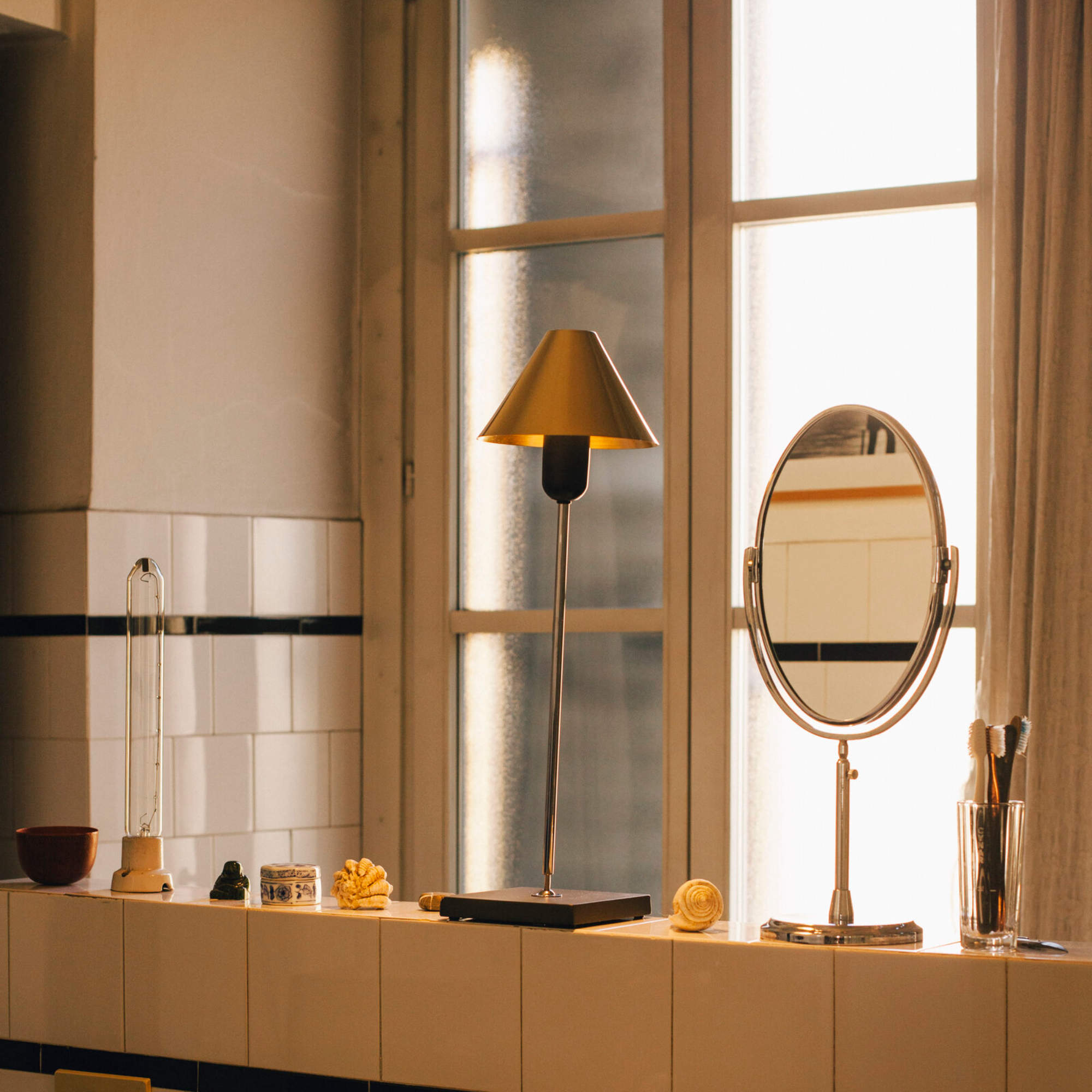 Gira Table Lamp - Brass-4