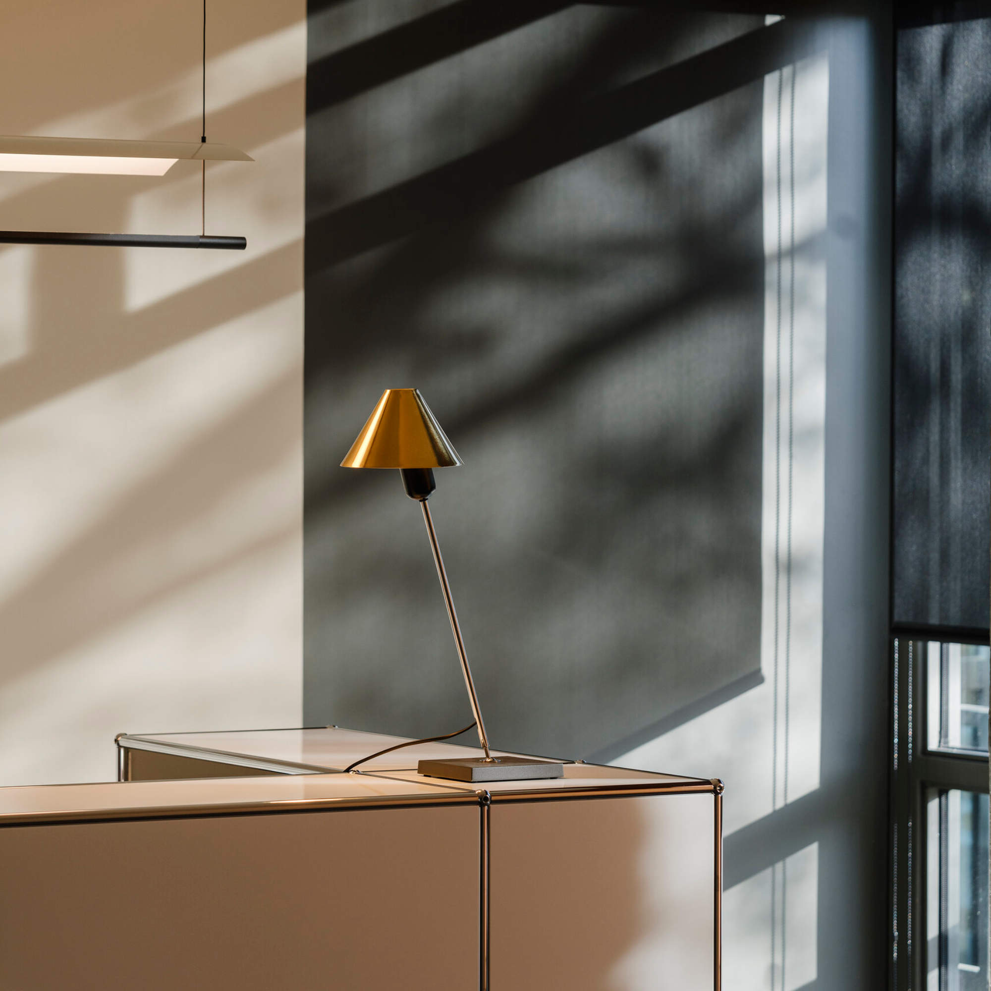 Gira Table Lamp - Brass-3