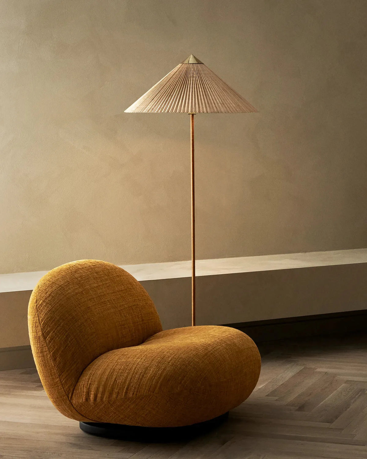 9602 10121226 Floor Lamp - Polished Brass / Untreated Bamboo