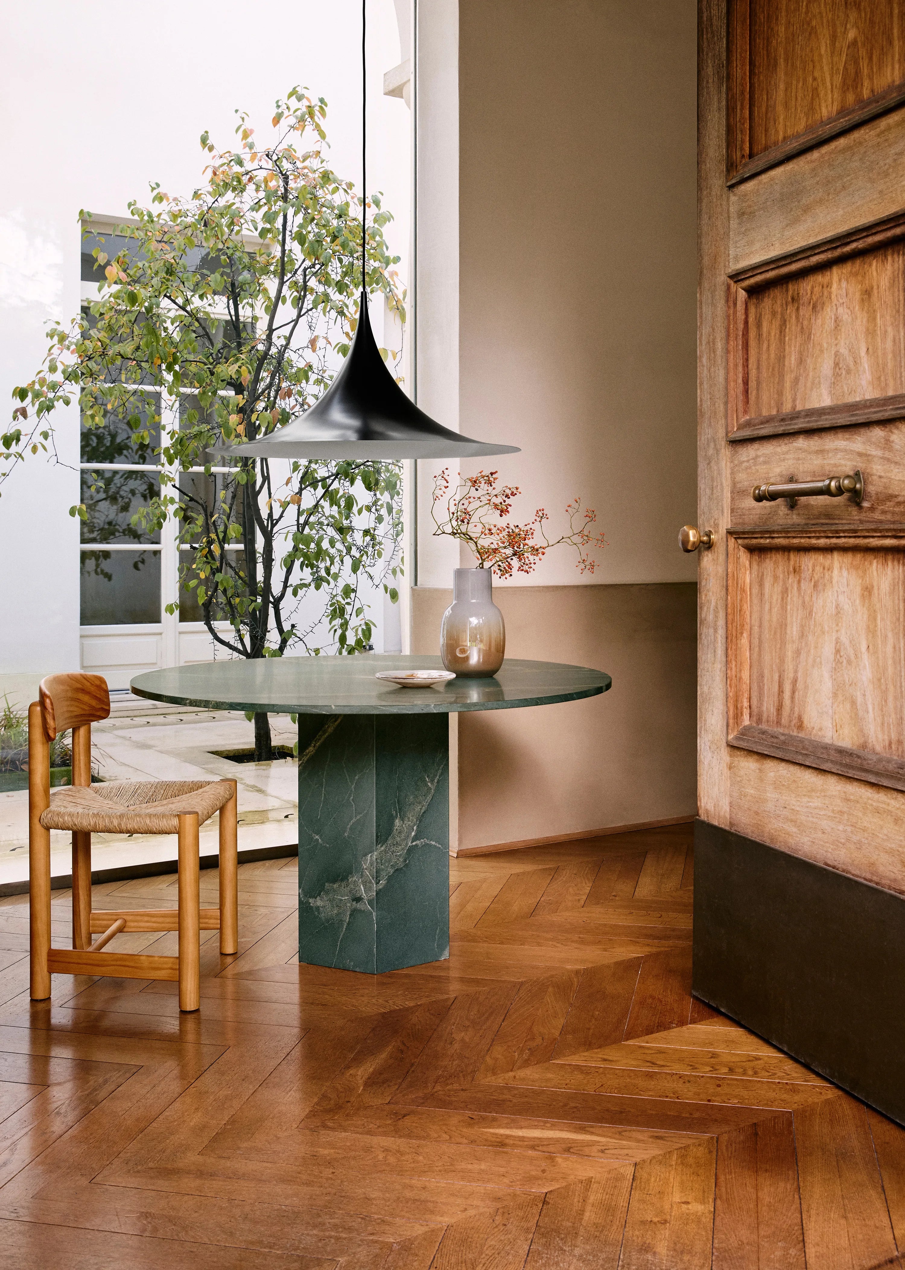 Epic 10137197 Round Outdoor Dining Table - Botanic Green Quartzite-4