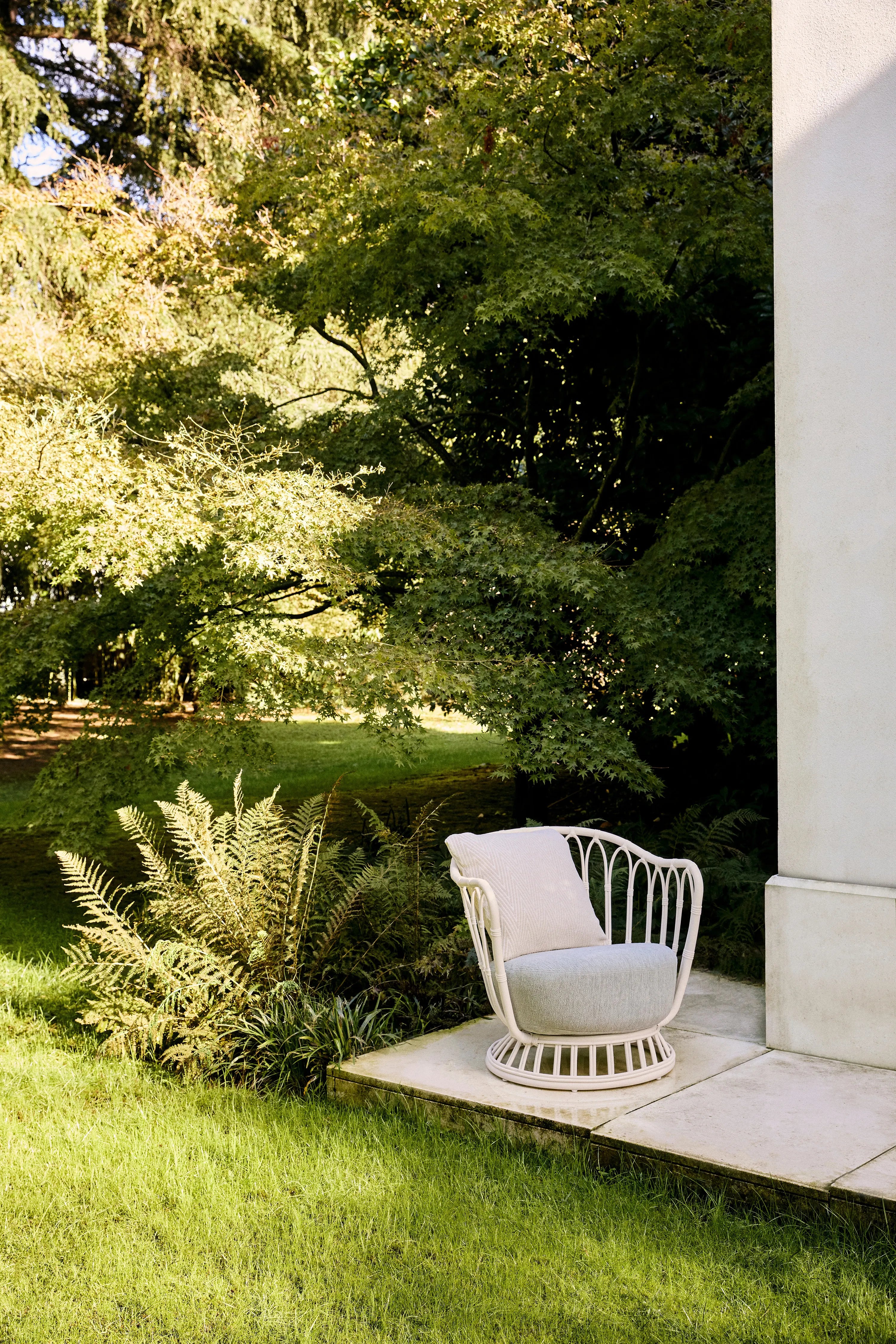 Grace 61732 Outdoor Lounge Chair - Alabaster White / Fabric A (Leslie 006) / Fabric A (Leslie Stripe 020)-6