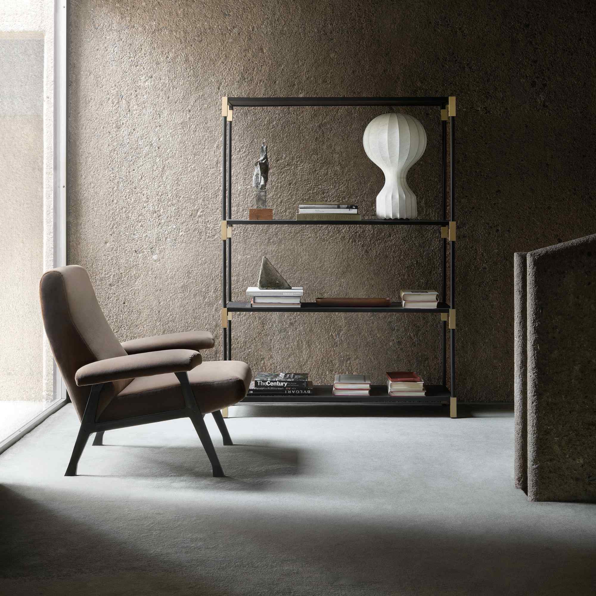 Hall 3500 Armchair - Wenge/Velvet T4 (Mistral 05)
