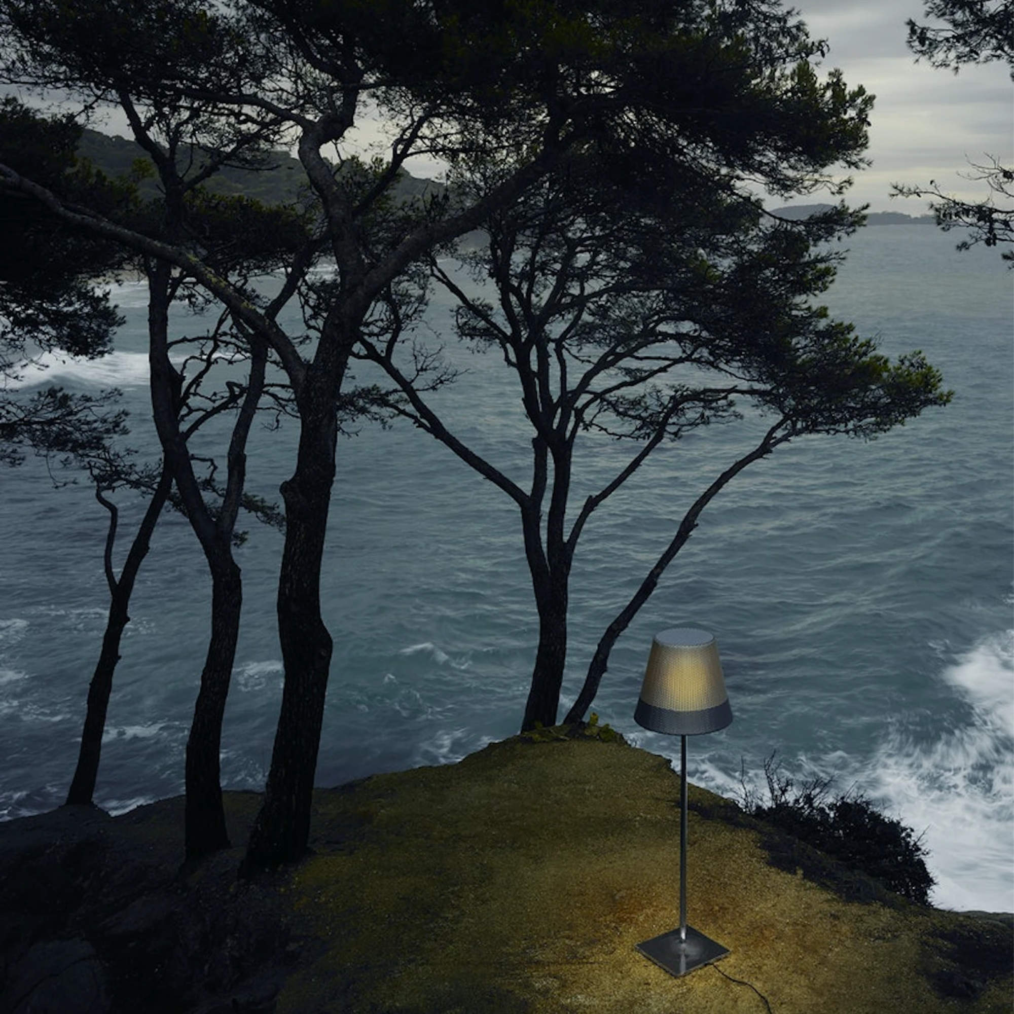 KTribe F3 Outdoor Floor Lamp - Panama