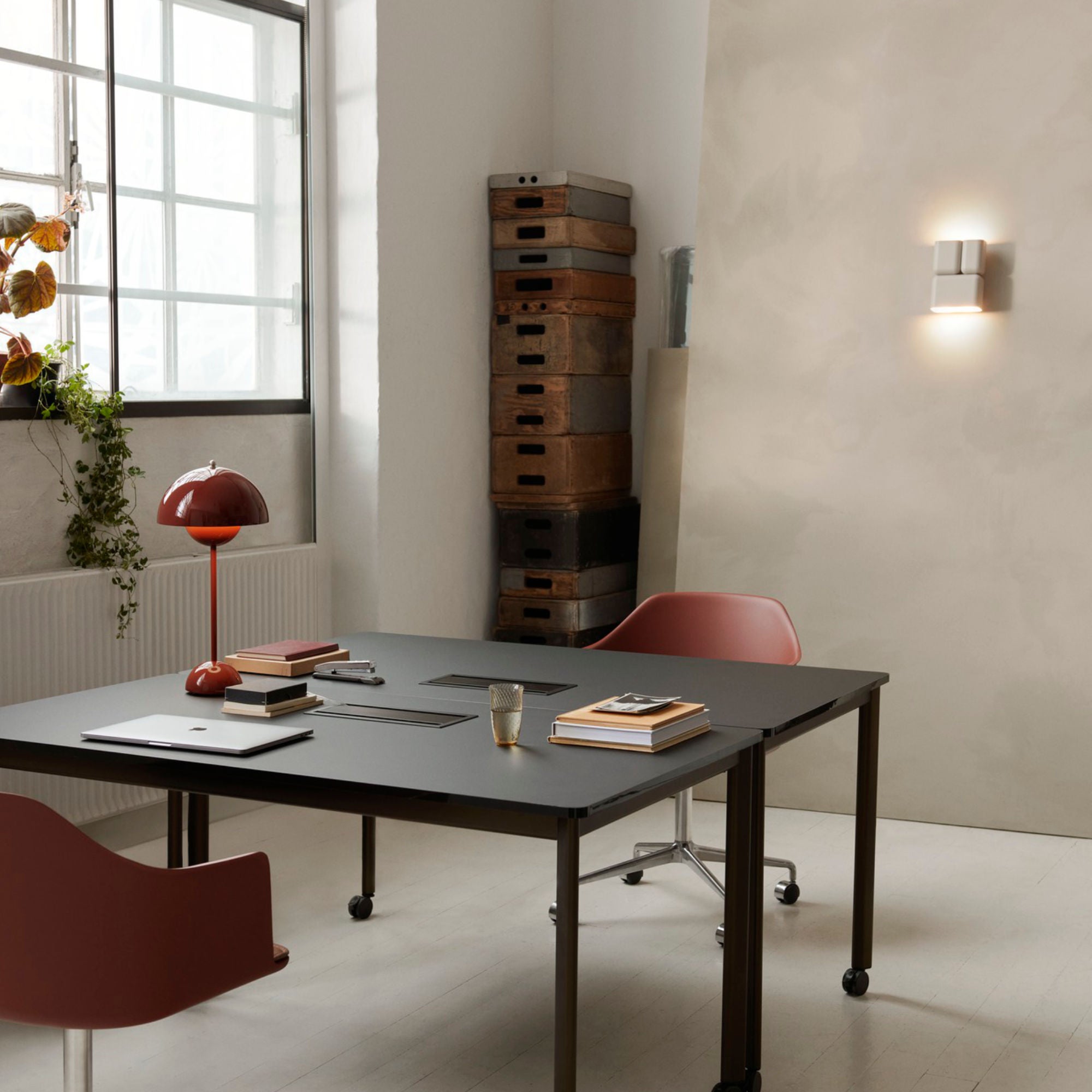 مصباح حائط تاباتا LN10 - رمادي حريري