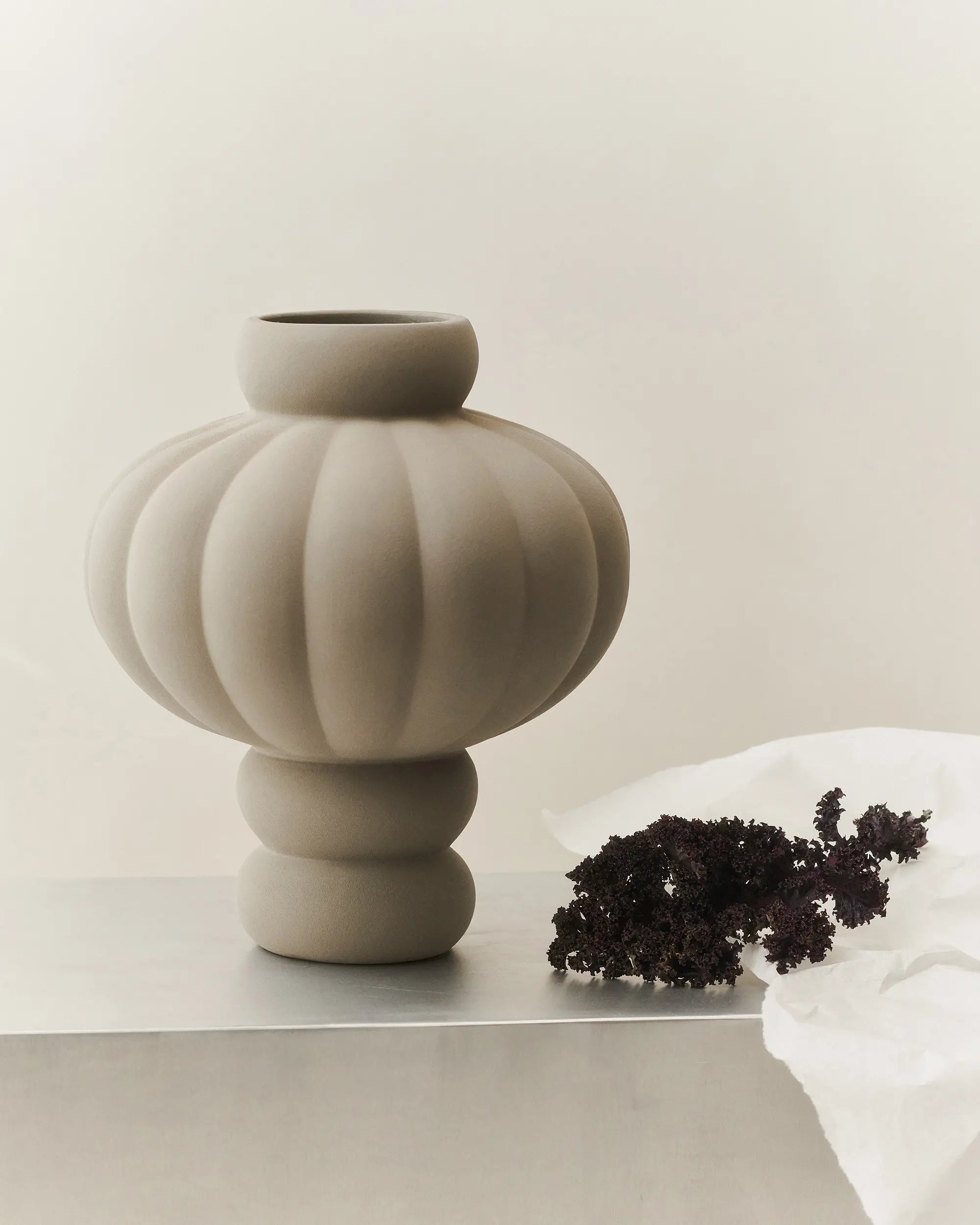 Balloon 03 Ceramic Vase - Ink Black-3