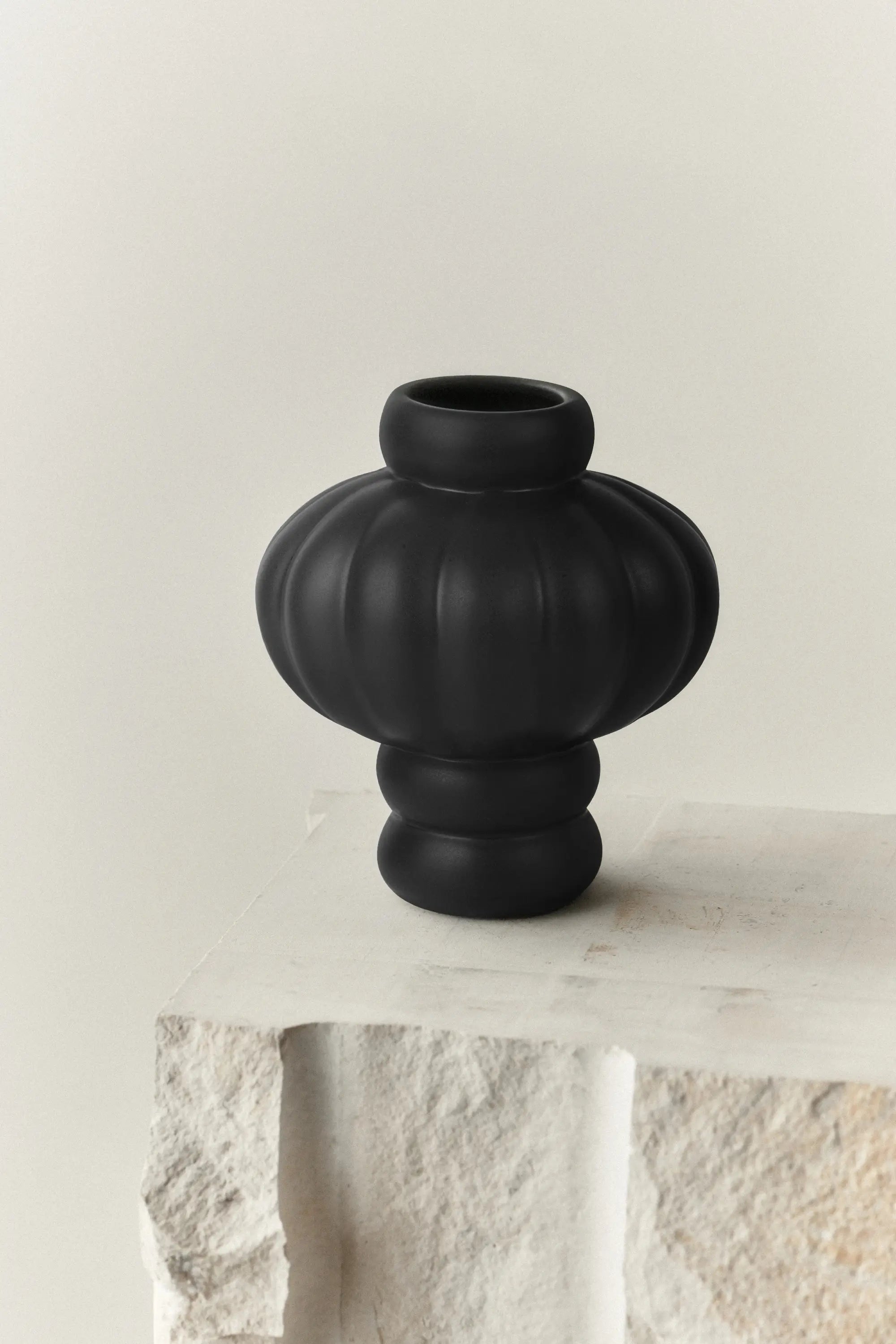 Balloon 08 Ceramic Vase - Ink Black-2