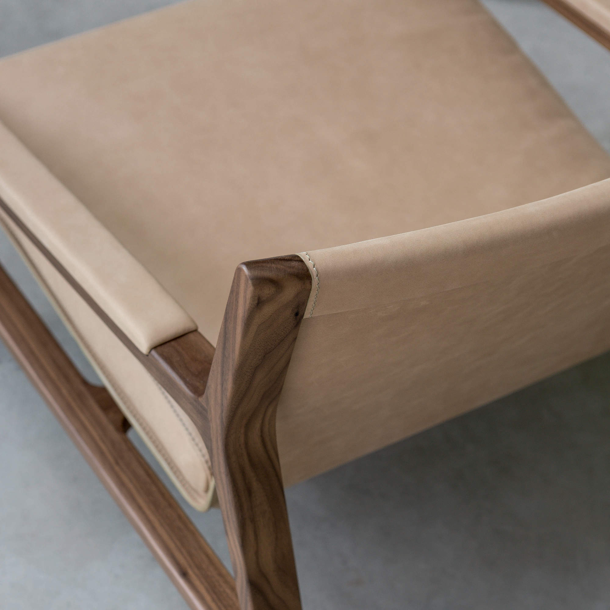Margot PMG1 Armchair - Walnut/Leather (Luxe 416 Touch)-8