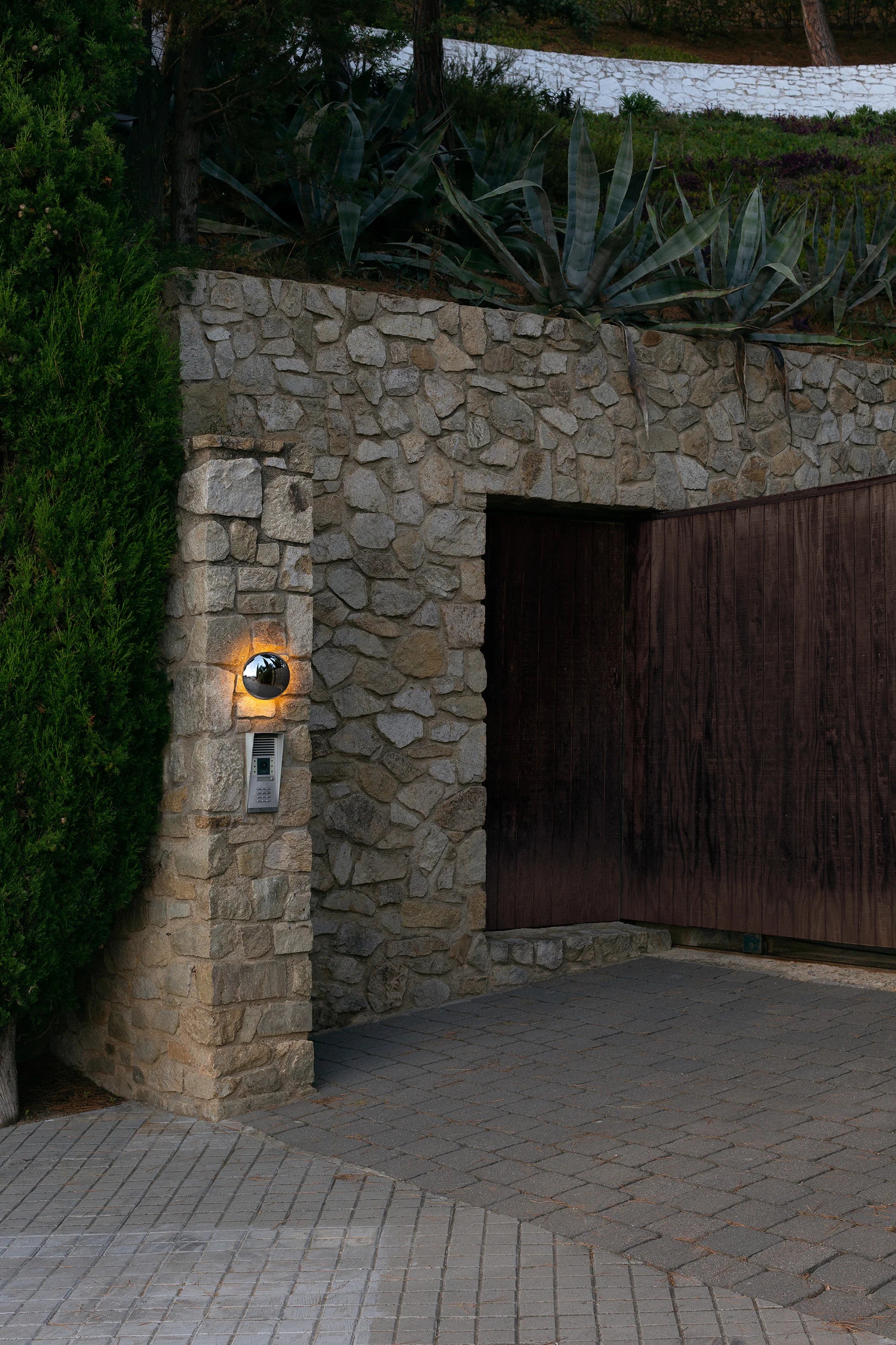 Babila 28 Outdoor Wall Lamp - Polished Stainless Steel-3